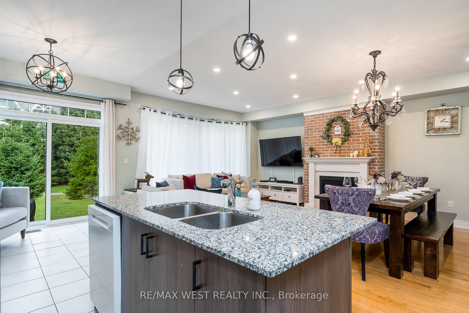 Photo 14 of Unit 37, 171 snowbridge Way, Blue Mountains — HOMEH