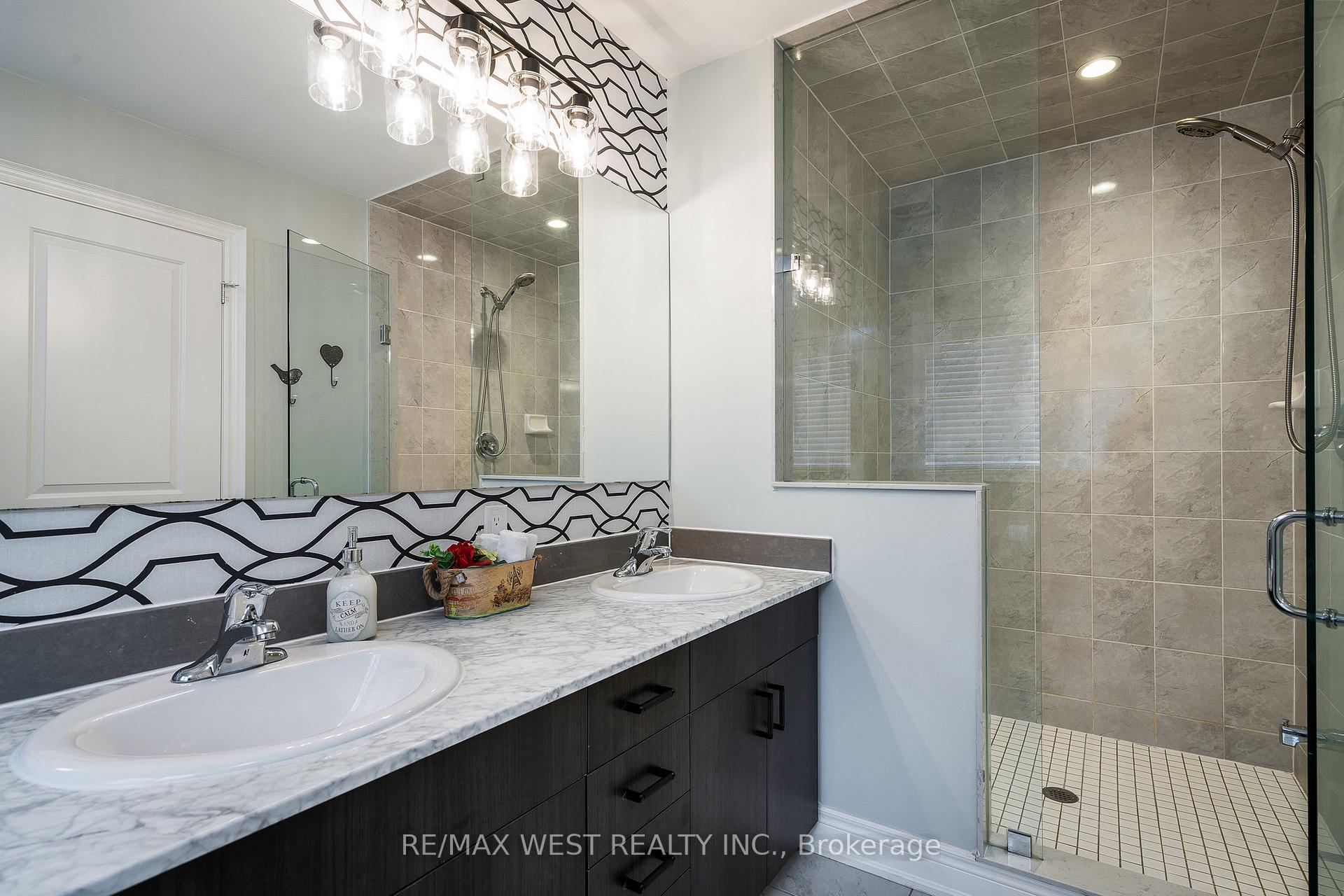 Photo 24 of Unit 37, 171 snowbridge Way, Blue Mountains — HOMEH