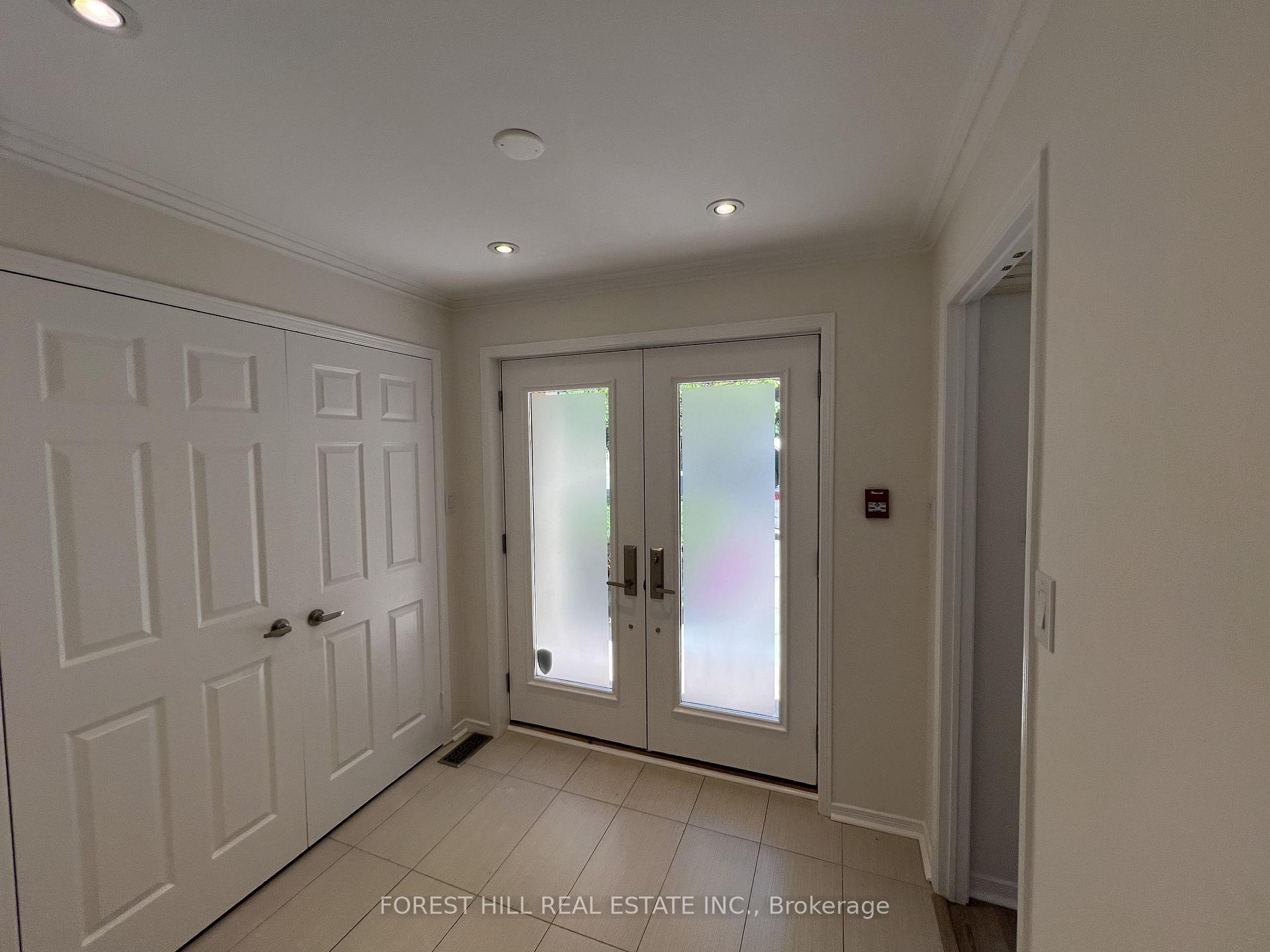 Photo 2 of 21 Lower Village Gate, Toronto, Forest Hill South — HOMEH