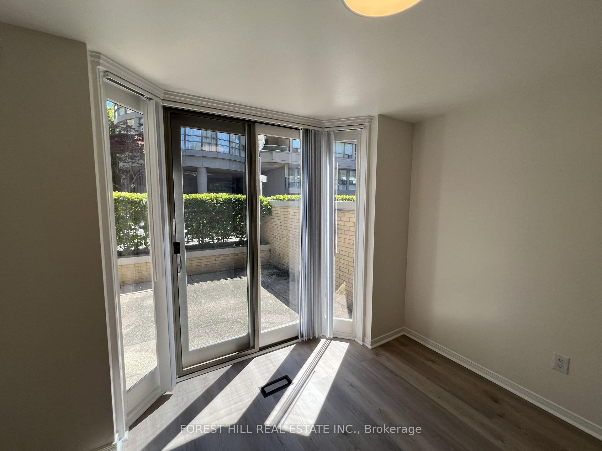 Photo 6 of 21 Lower Village Gate, Toronto, Forest Hill South — HOMEH
