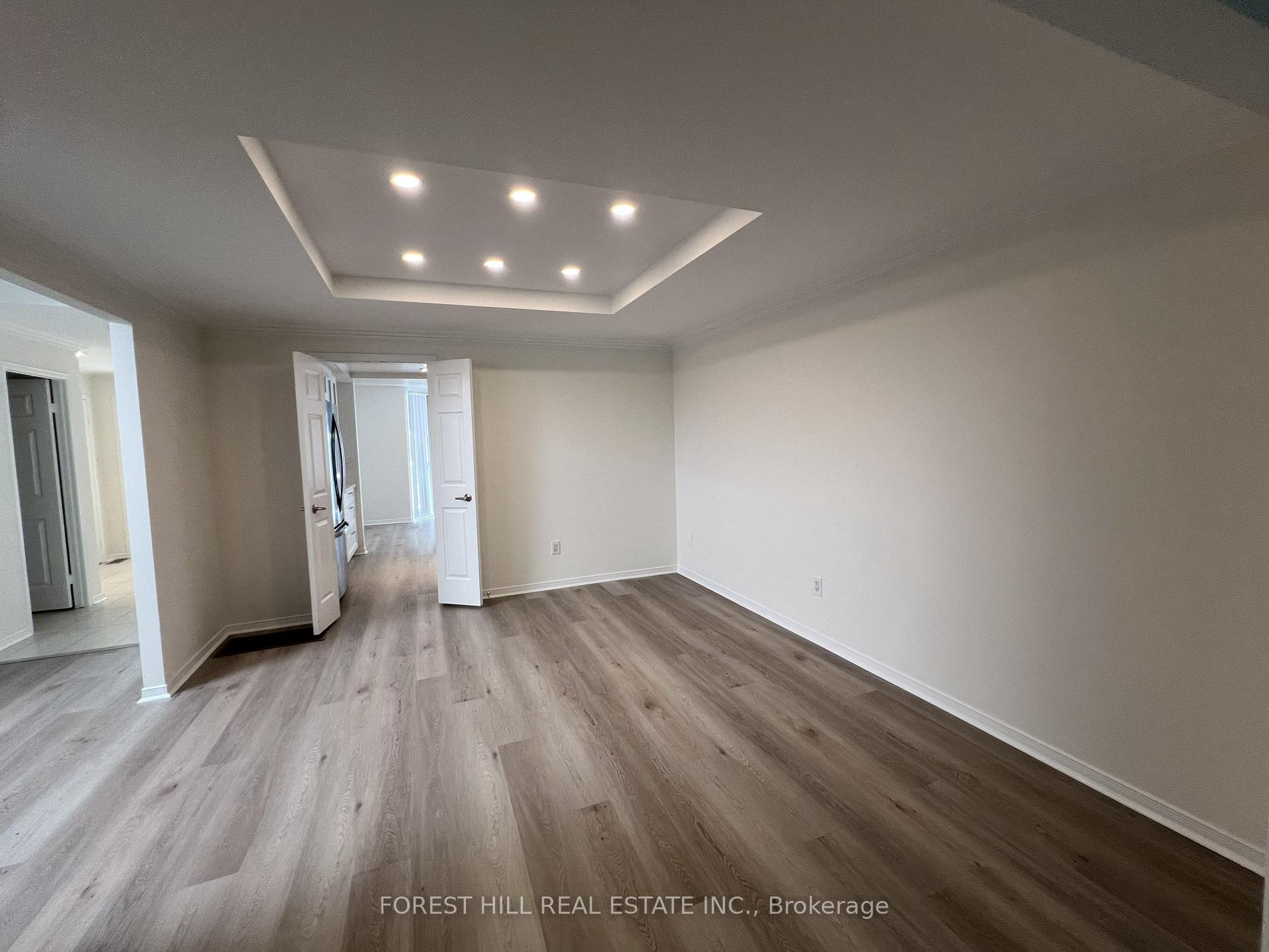 Photo 7 of 21 Lower Village Gate, Toronto, Forest Hill South — HOMEH