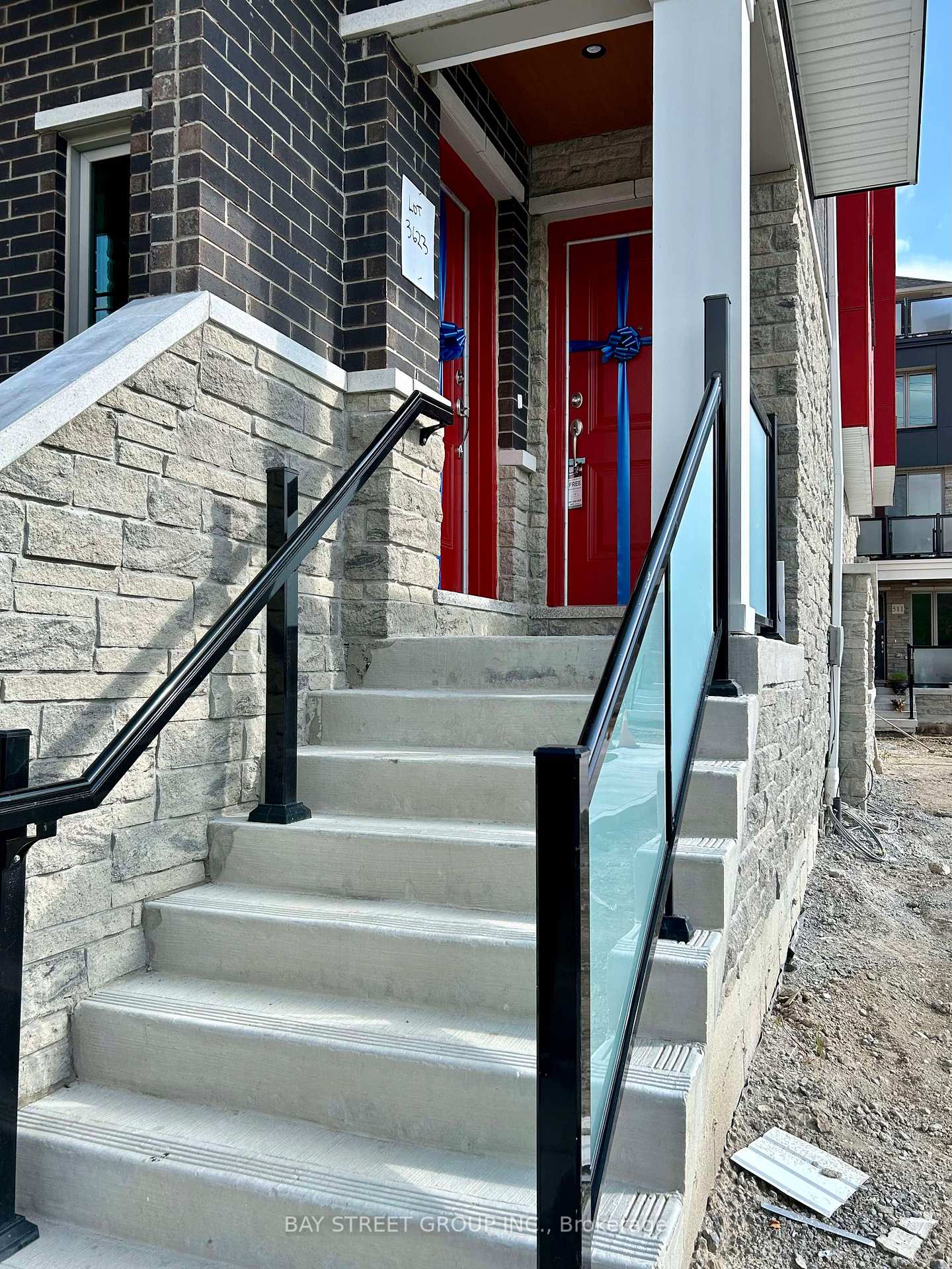 Photo 2 of Unit 614, 1034 Reflection Place, Pickering, Rural Pickering — HOMEH