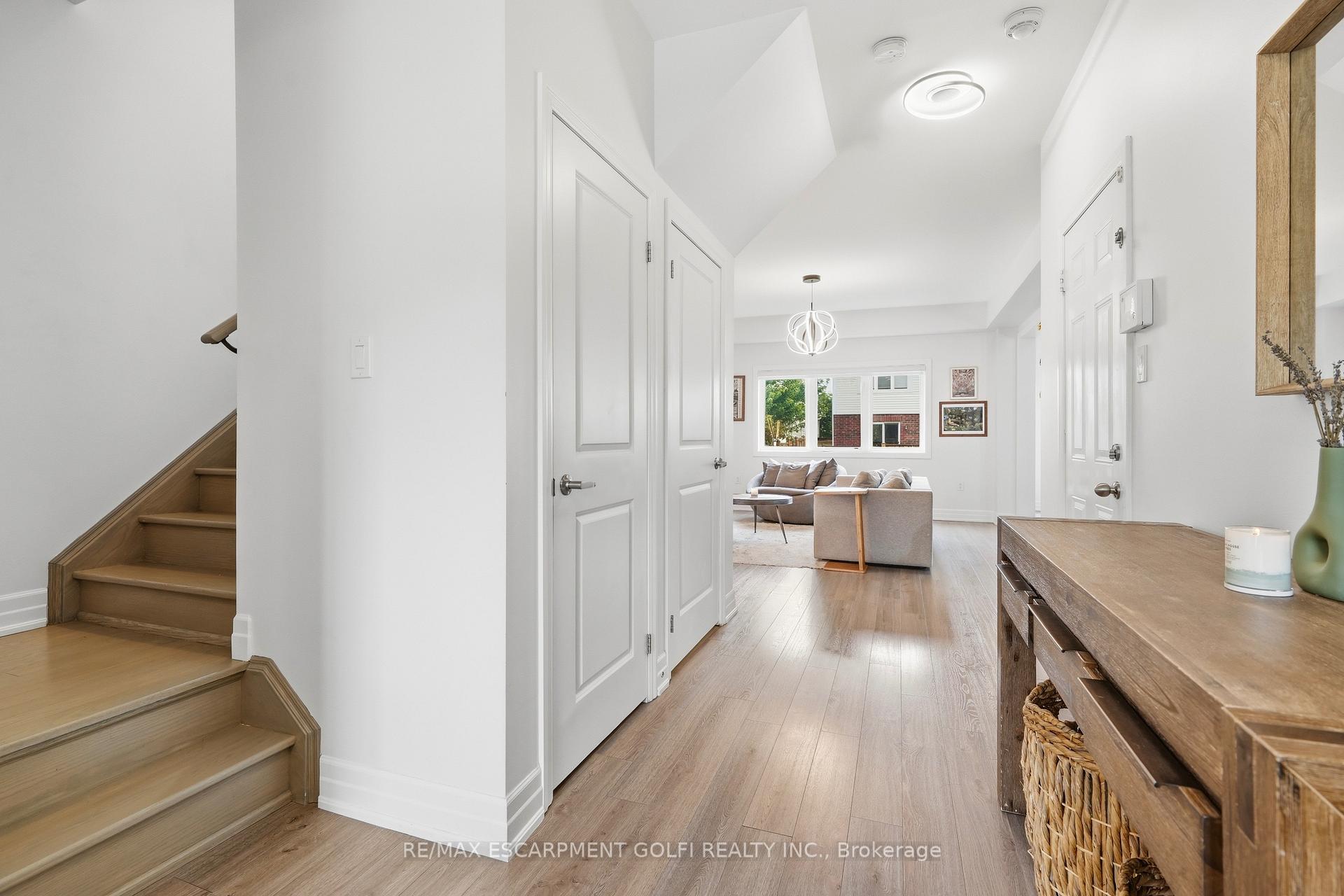 Photo 2 of 45 Dominion Crescent, Niagara-on-the-Lake, St. Davids — HOMEH