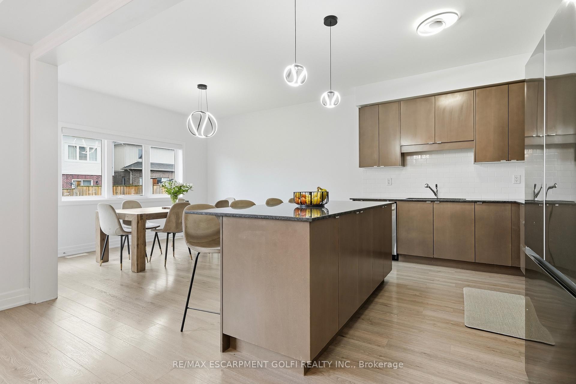 Photo 7 of 45 Dominion Crescent, Niagara-on-the-Lake, St. Davids — HOMEH