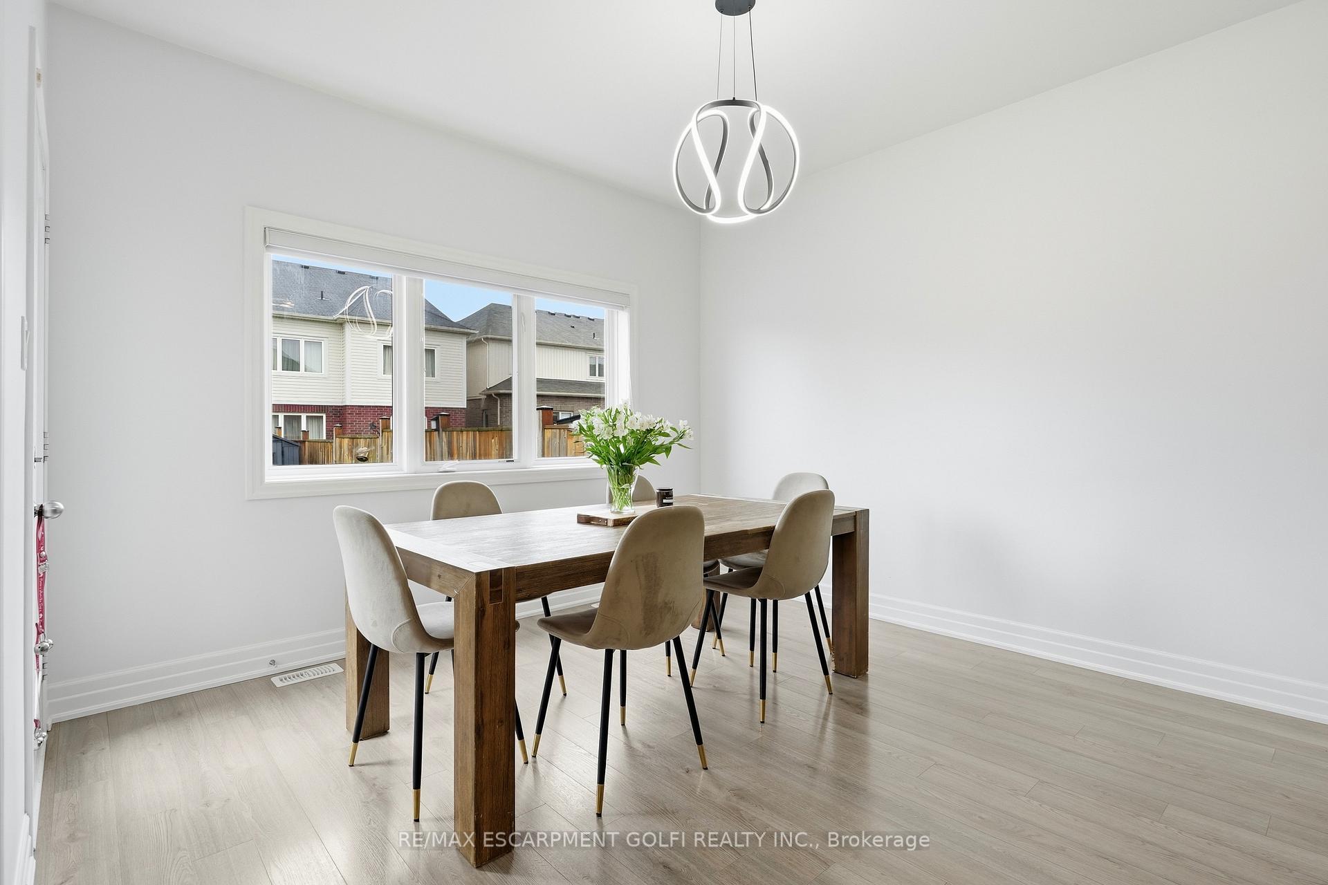Photo 8 of 45 Dominion Crescent, Niagara-on-the-Lake, St. Davids — HOMEH