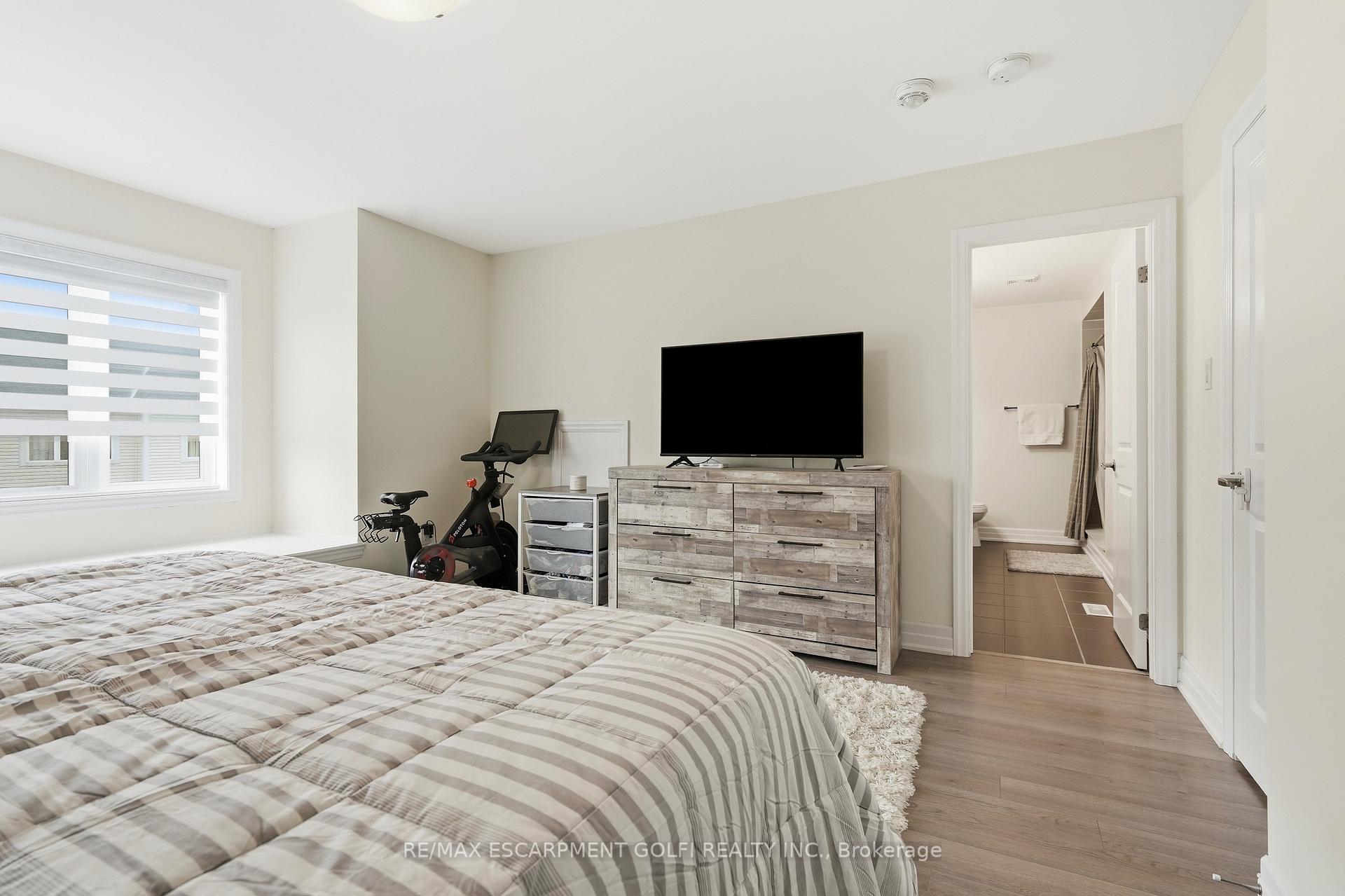 Photo 13 of 45 Dominion Crescent, Niagara-on-the-Lake, St. Davids — HOMEH