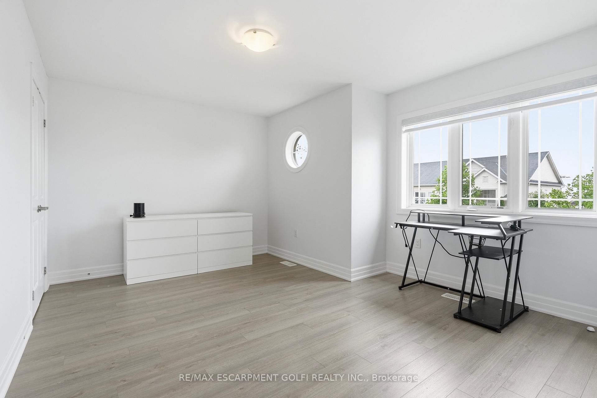 Photo 14 of 45 Dominion Crescent, Niagara-on-the-Lake, St. Davids — HOMEH