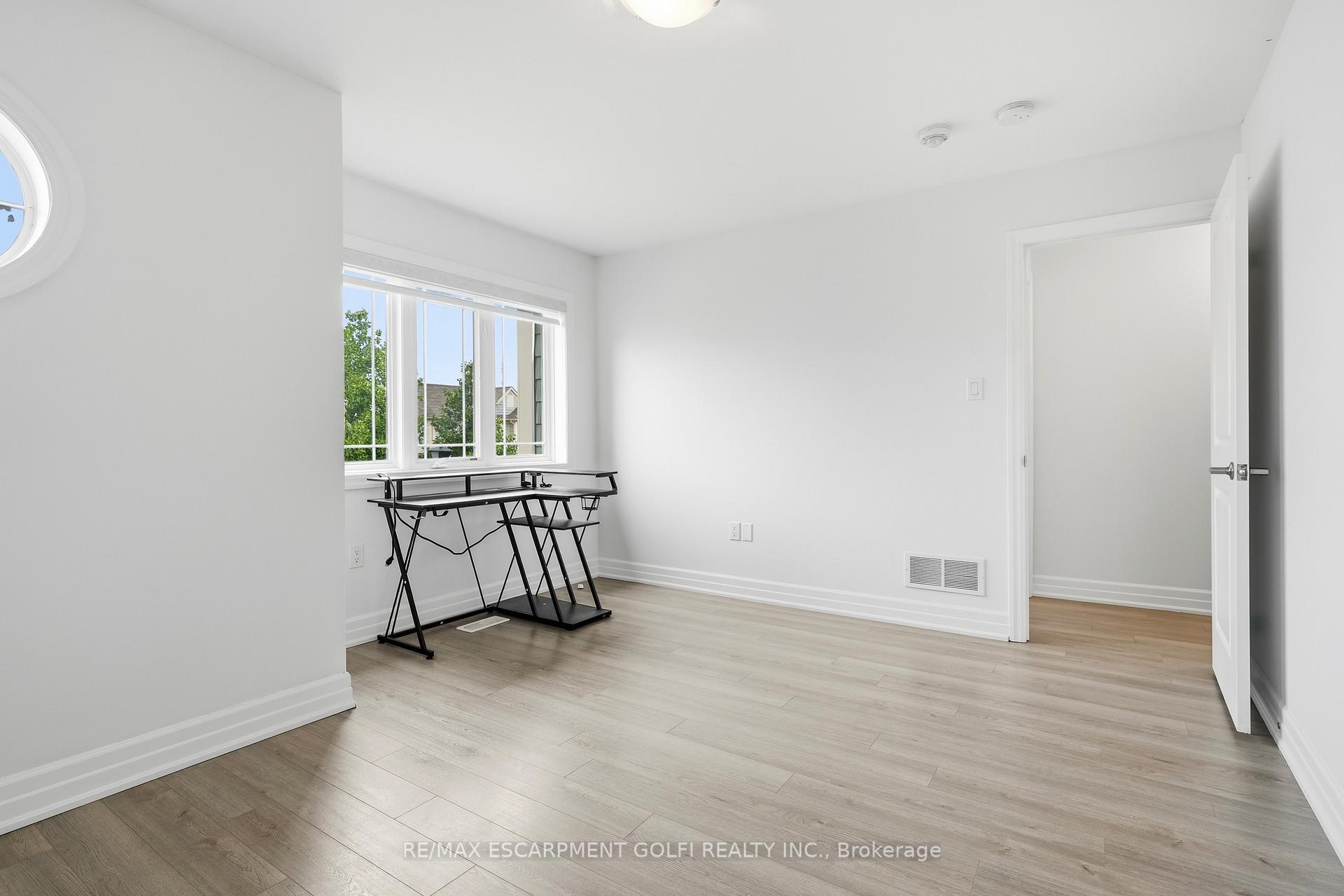 Photo 15 of 45 Dominion Crescent, Niagara-on-the-Lake, St. Davids — HOMEH
