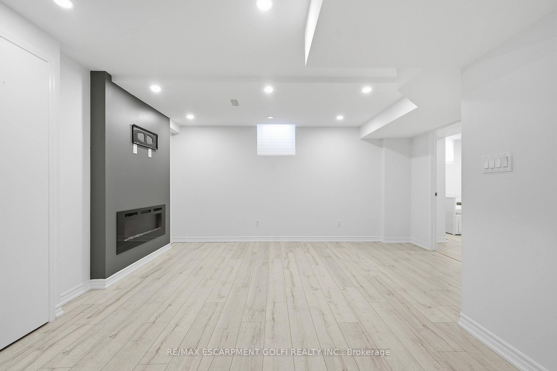 Photo 16 of 45 Dominion Crescent, Niagara-on-the-Lake, St. Davids — HOMEH