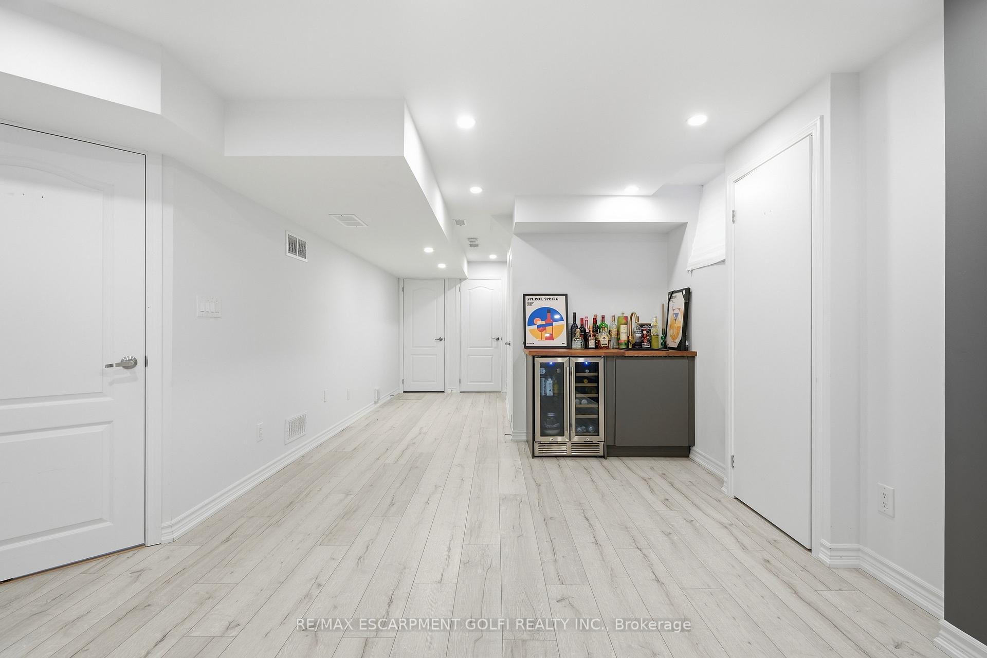 Photo 17 of 45 Dominion Crescent, Niagara-on-the-Lake, St. Davids — HOMEH