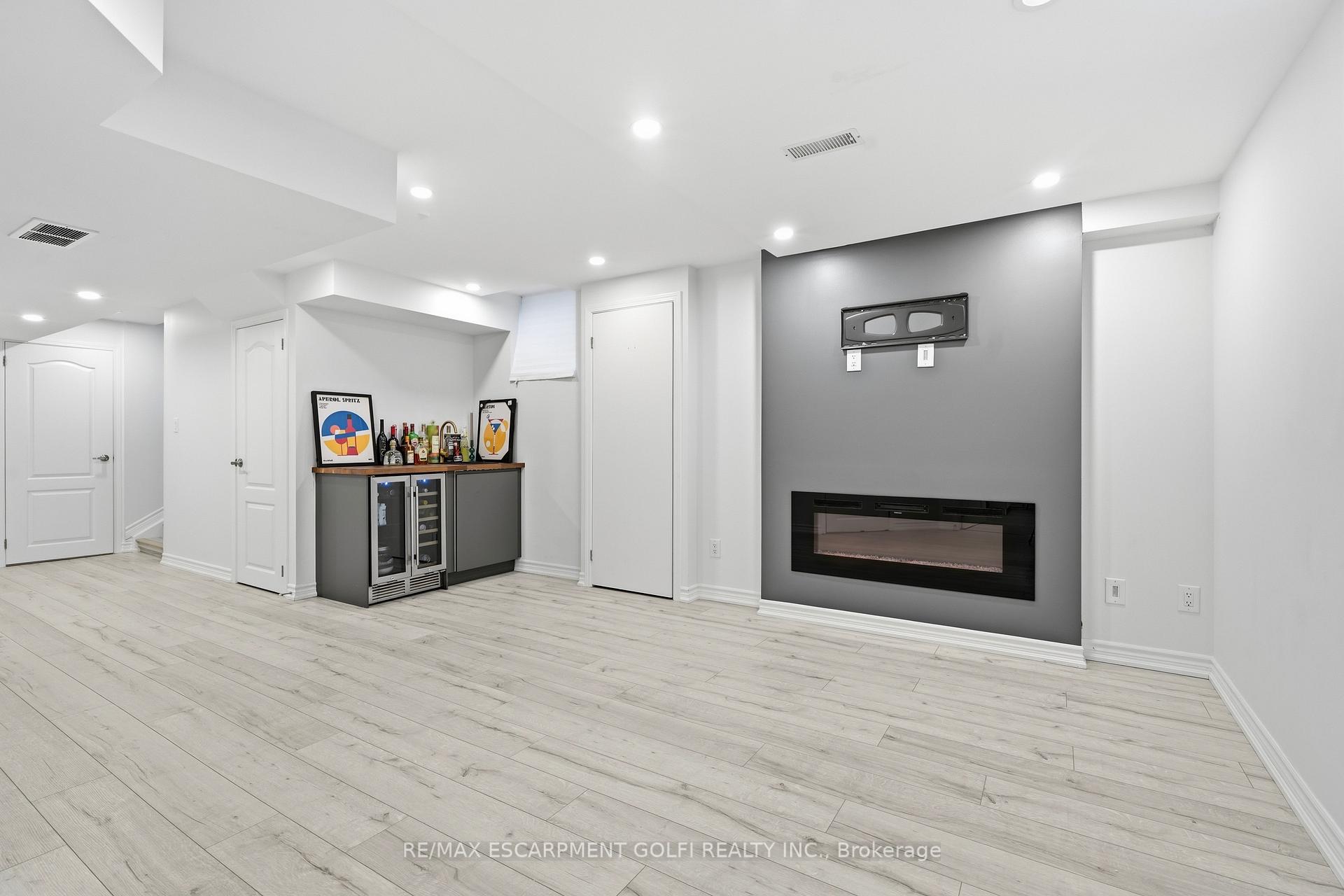 Photo 18 of 45 Dominion Crescent, Niagara-on-the-Lake, St. Davids — HOMEH