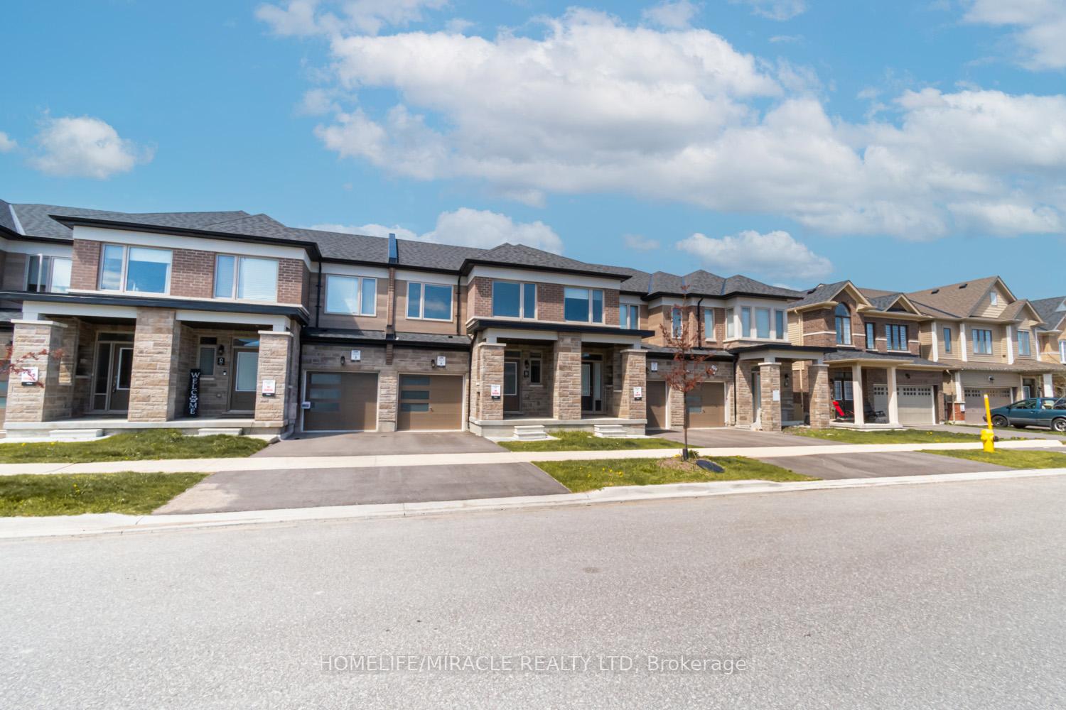 Photo 3 of 34 Valleybrook Road, Barrie, Innis-Shore — HOMEH