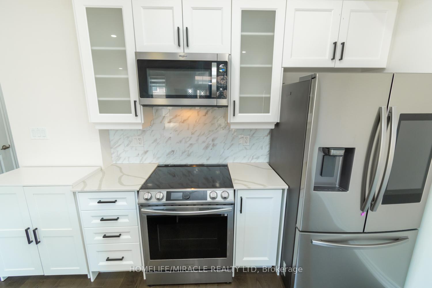 Photo 20 of 34 Valleybrook Road, Barrie, Innis-Shore — HOMEH