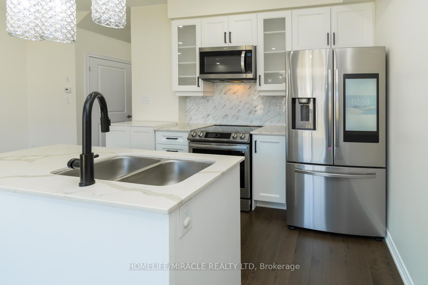 Photo 21 of 34 Valleybrook Road, Barrie, Innis-Shore — HOMEH