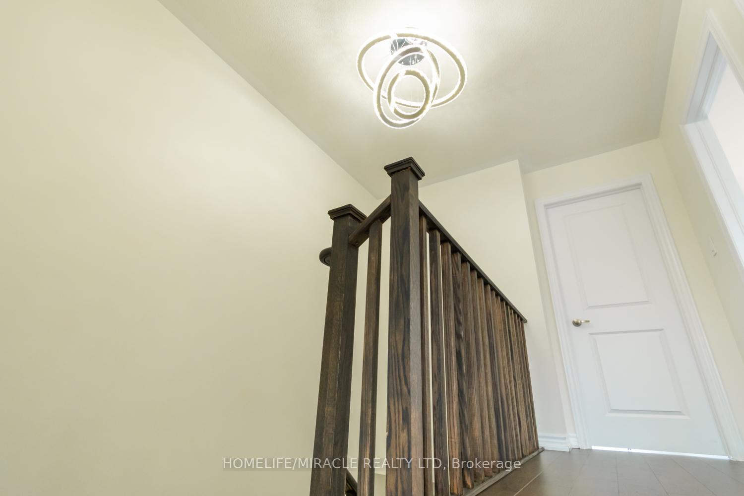 Photo 28 of 34 Valleybrook Road, Barrie, Innis-Shore — HOMEH