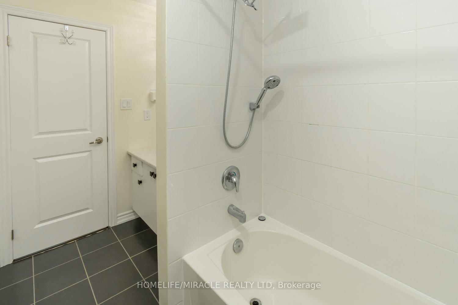 Photo 41 of 34 Valleybrook Road, Barrie, Innis-Shore — HOMEH