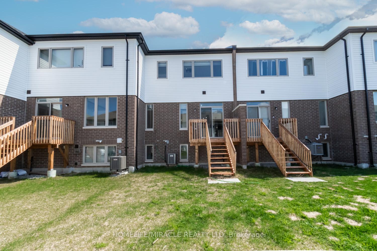 Photo 44 of 34 Valleybrook Road, Barrie, Innis-Shore — HOMEH