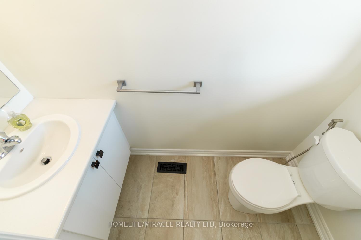 Photo 48 of 34 Valleybrook Road, Barrie, Innis-Shore — HOMEH