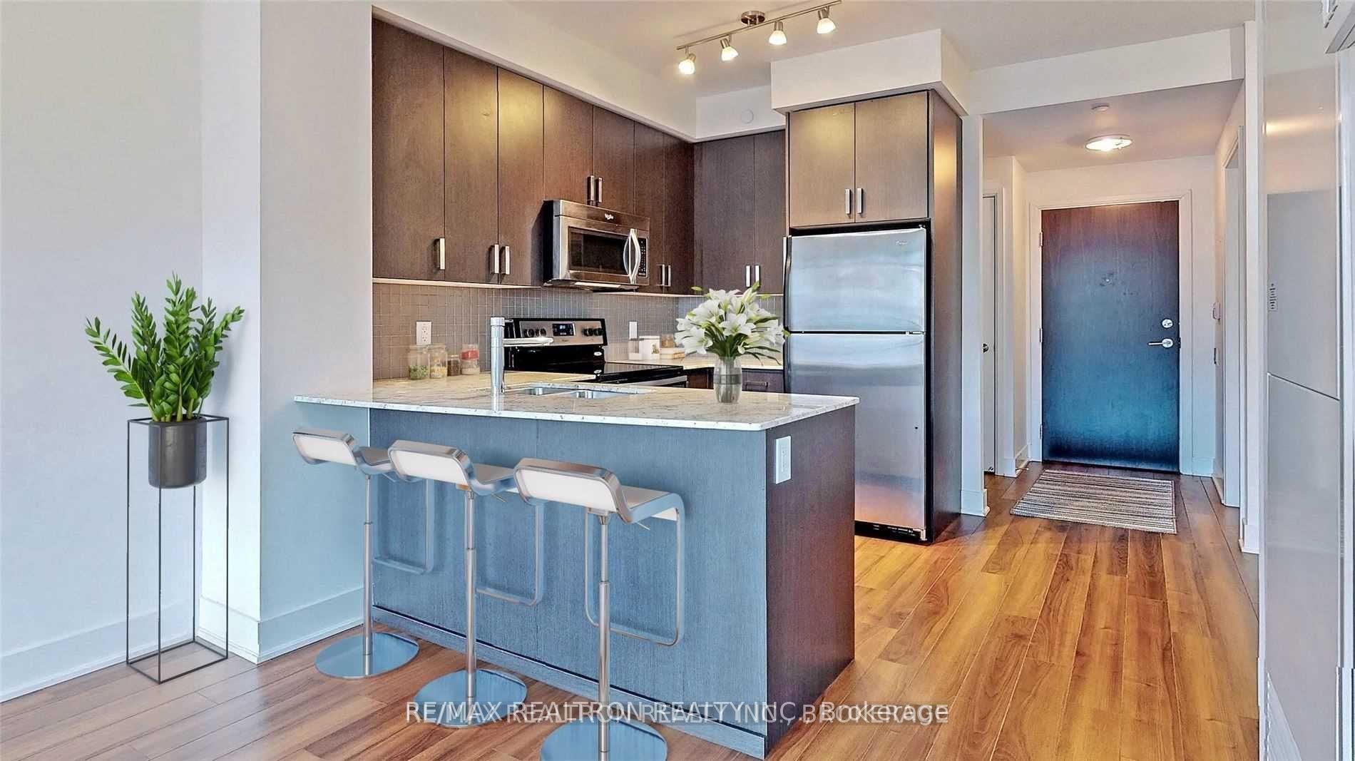 Photo 4 of Unit 403, 7608 Yonge Street, Vaughan, Crestwood-Springfarm-Yorkhill — HOMEH