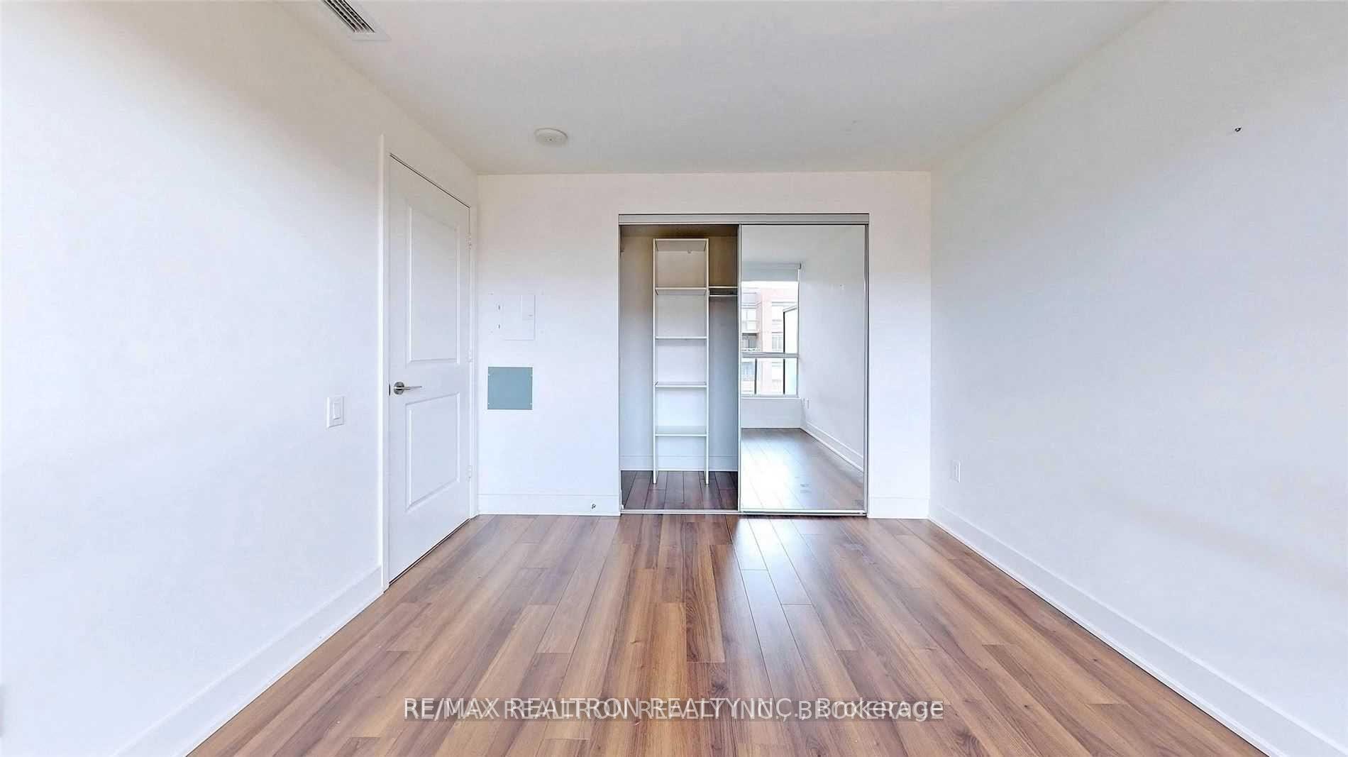 Photo 9 of Unit 403, 7608 Yonge Street, Vaughan, Crestwood-Springfarm-Yorkhill — HOMEH