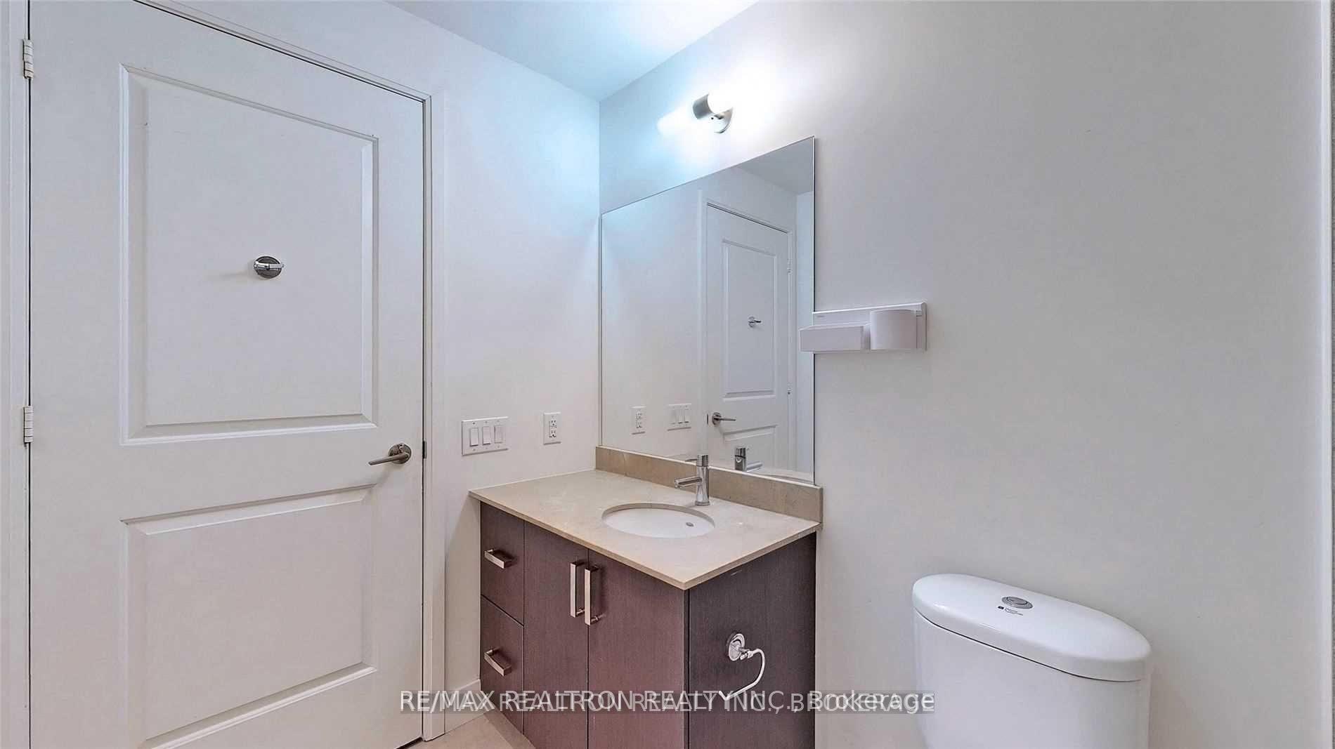 Photo 10 of Unit 403, 7608 Yonge Street, Vaughan, Crestwood-Springfarm-Yorkhill — HOMEH