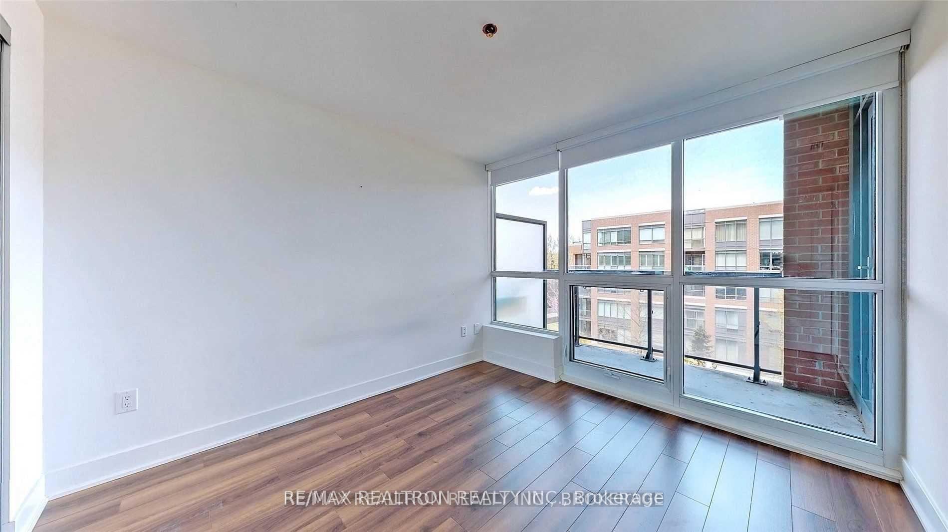 Photo 14 of Unit 403, 7608 Yonge Street, Vaughan, Crestwood-Springfarm-Yorkhill — HOMEH