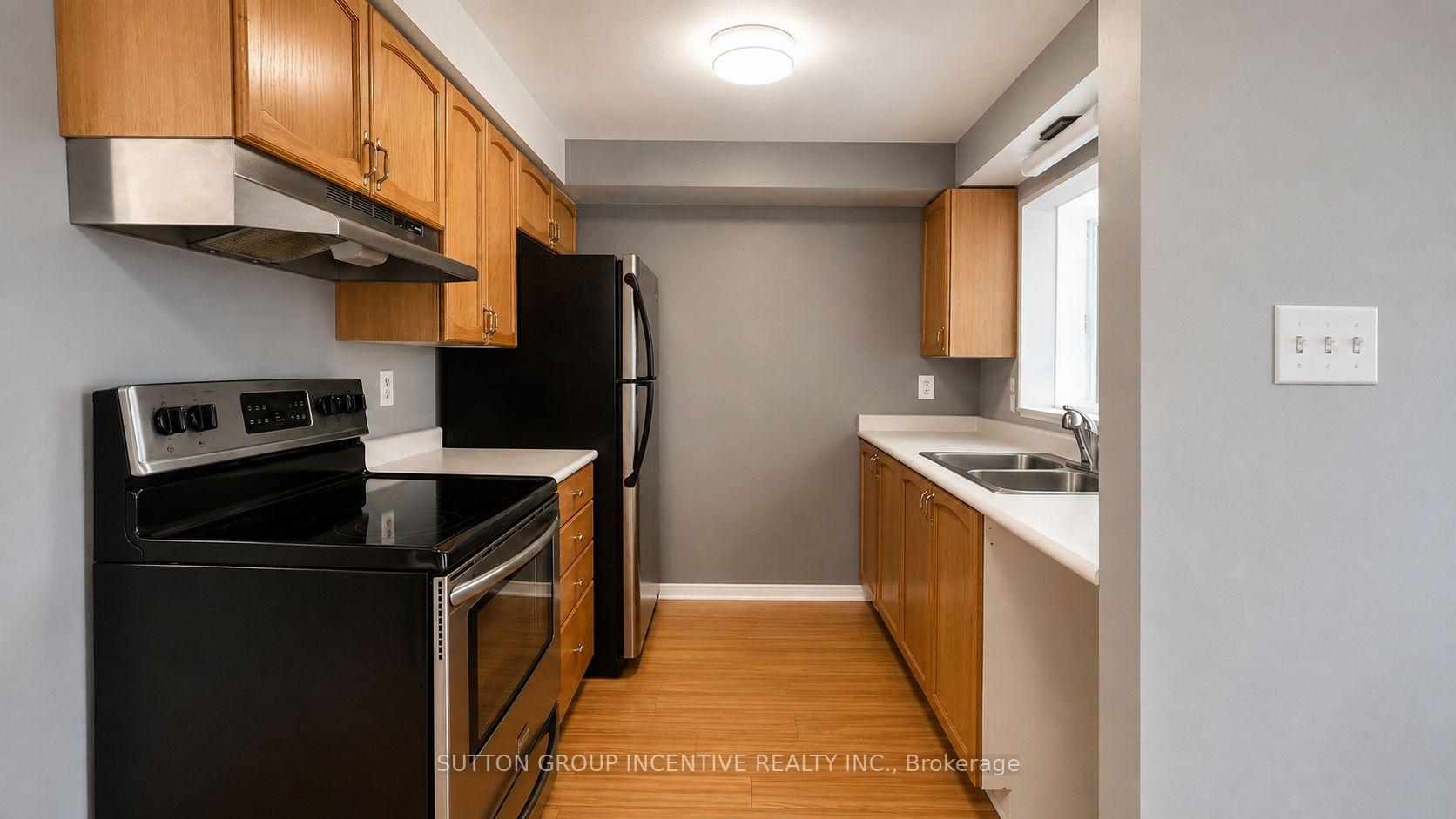Photo 7 of 25 Lions Gate Boulevard, Barrie, Little Lake — HOMEH