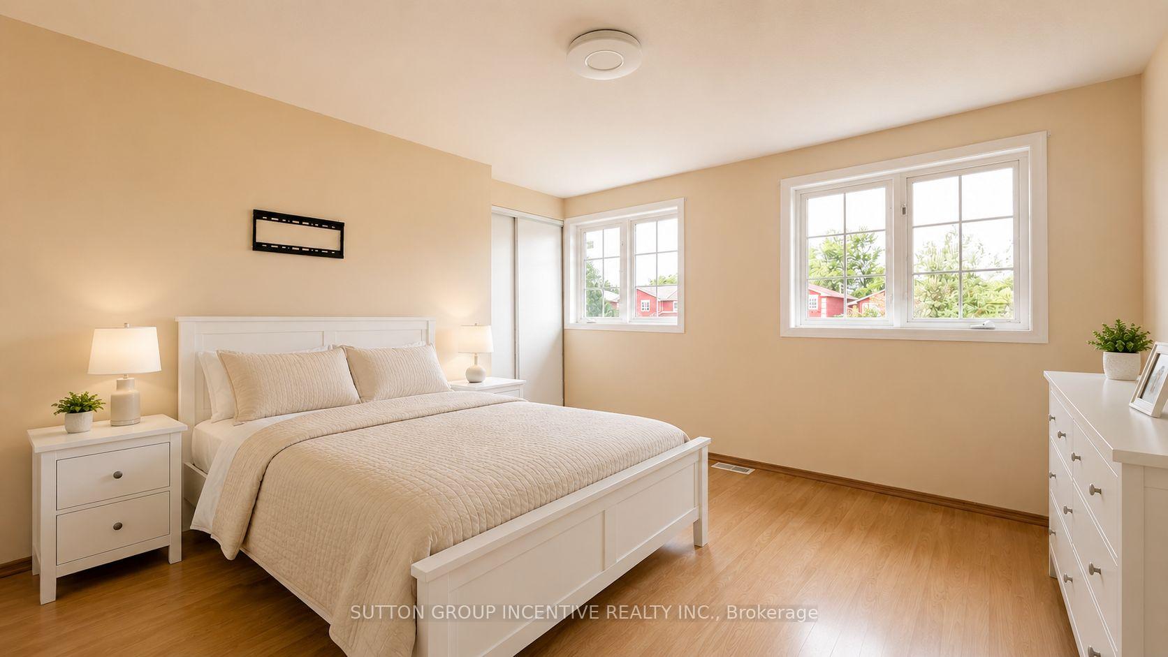 Photo 10 of 25 Lions Gate Boulevard, Barrie, Little Lake — HOMEH