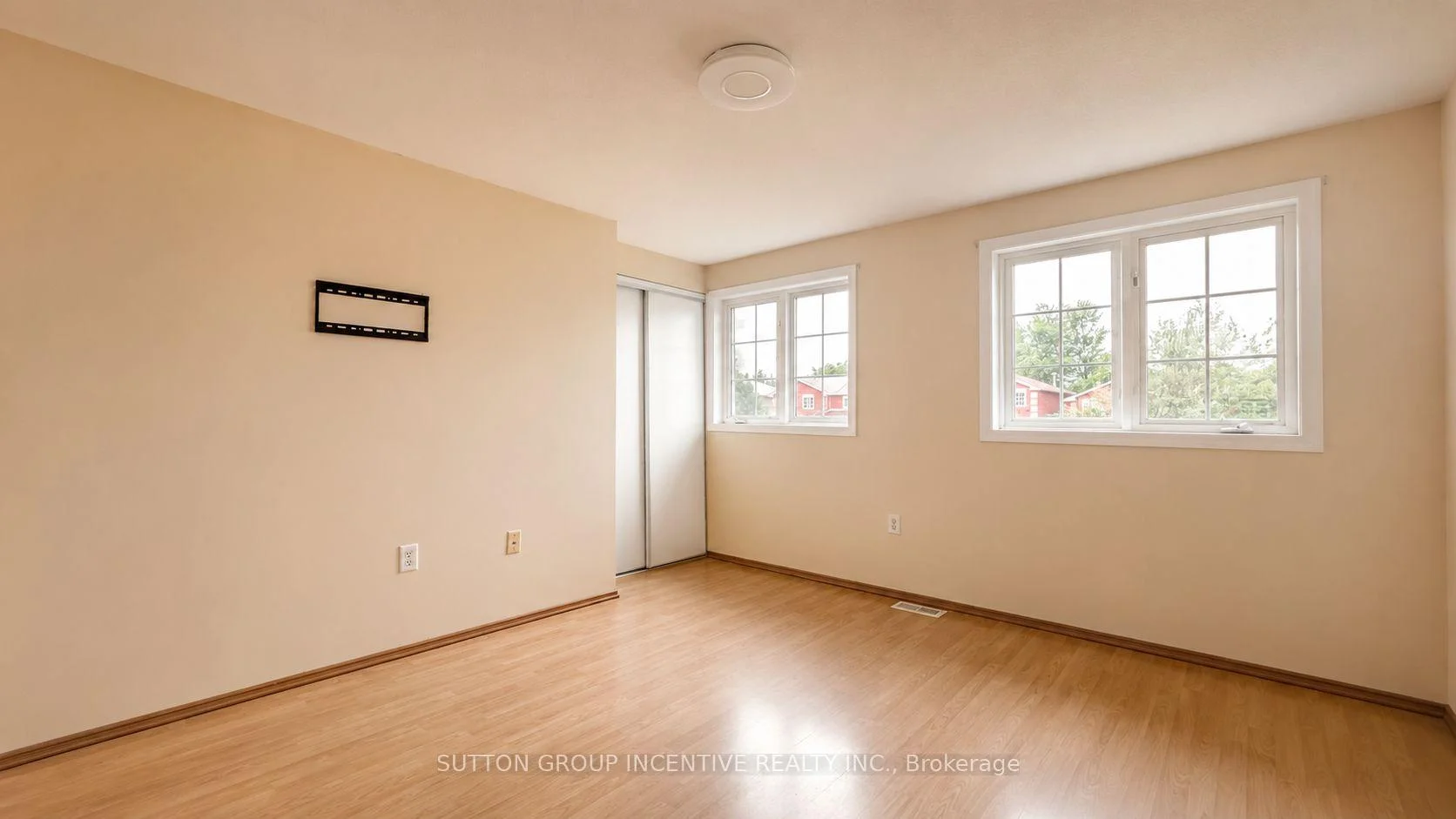 Photo 20 of 25 Lions Gate Boulevard, Barrie, Little Lake — HOMEH
