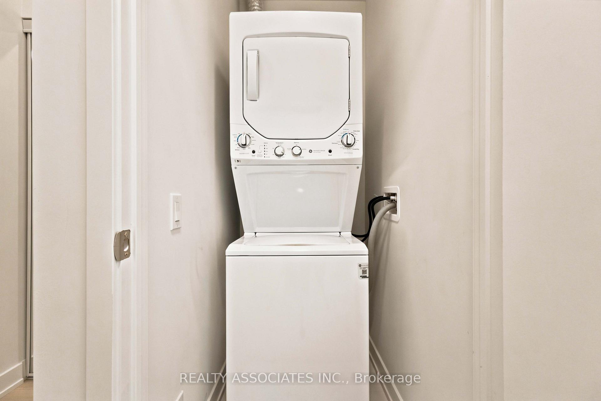 Photo 13 of Unit 814, 20 Deans Drive, Scarborough, Clairlea-Birchmount — HOMEH