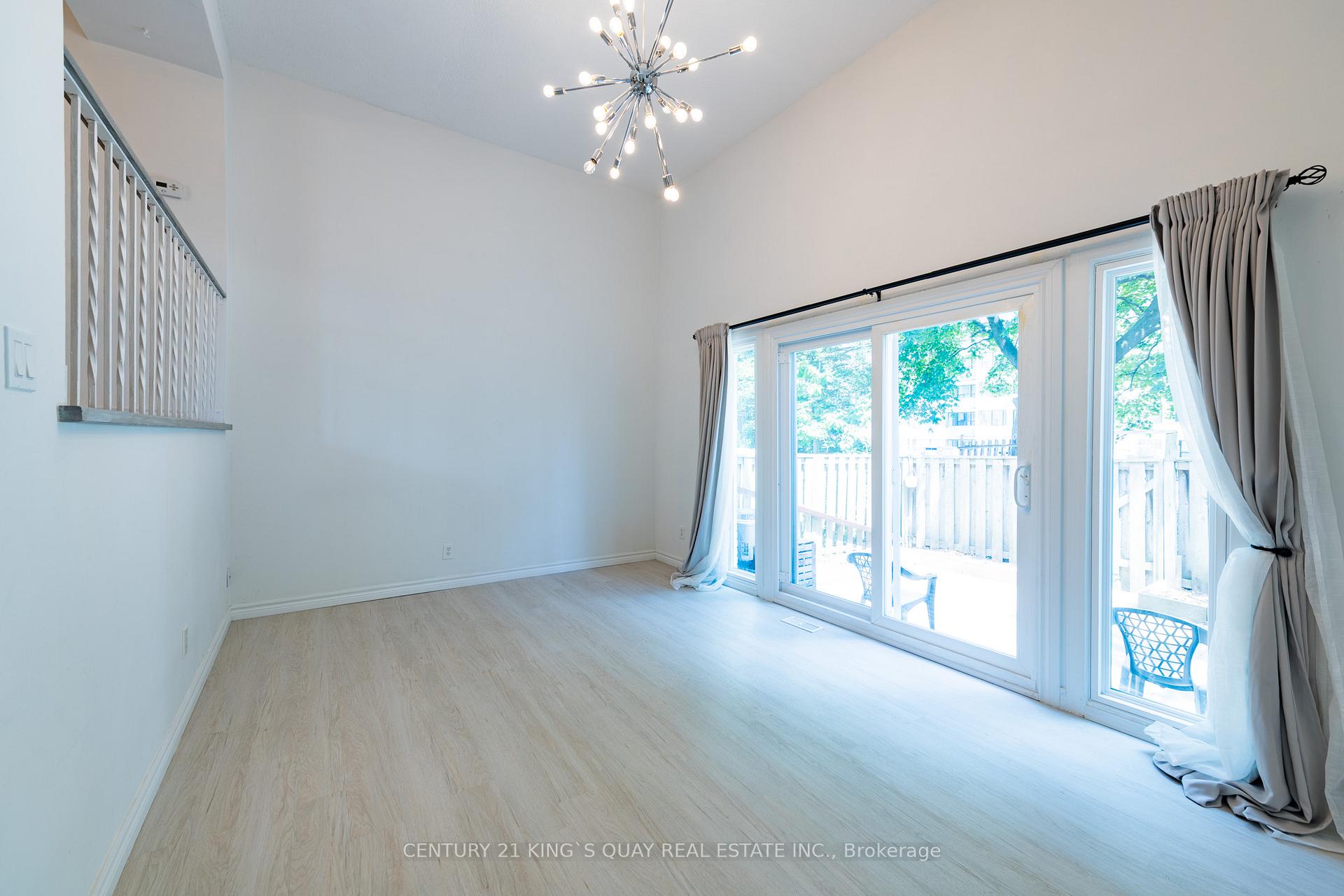 Photo 5 of Unit 32, 44 Chester Le Boulevard, Scarborough, L'Amoreaux — HOMEH