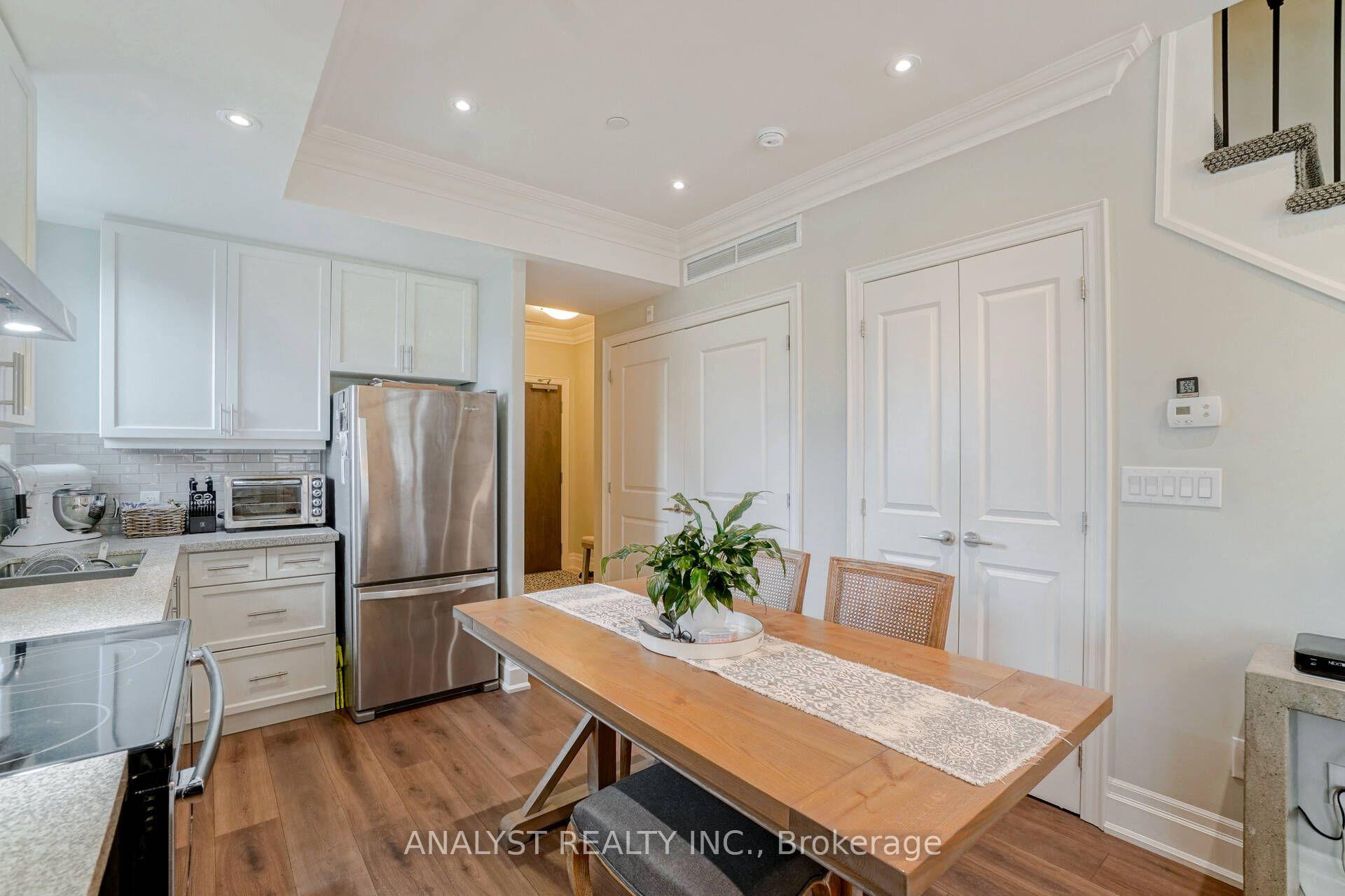 Photo 12 of Unit 218, 10425 Islington Avenue, Vaughan, Kleinburg — HOMEH