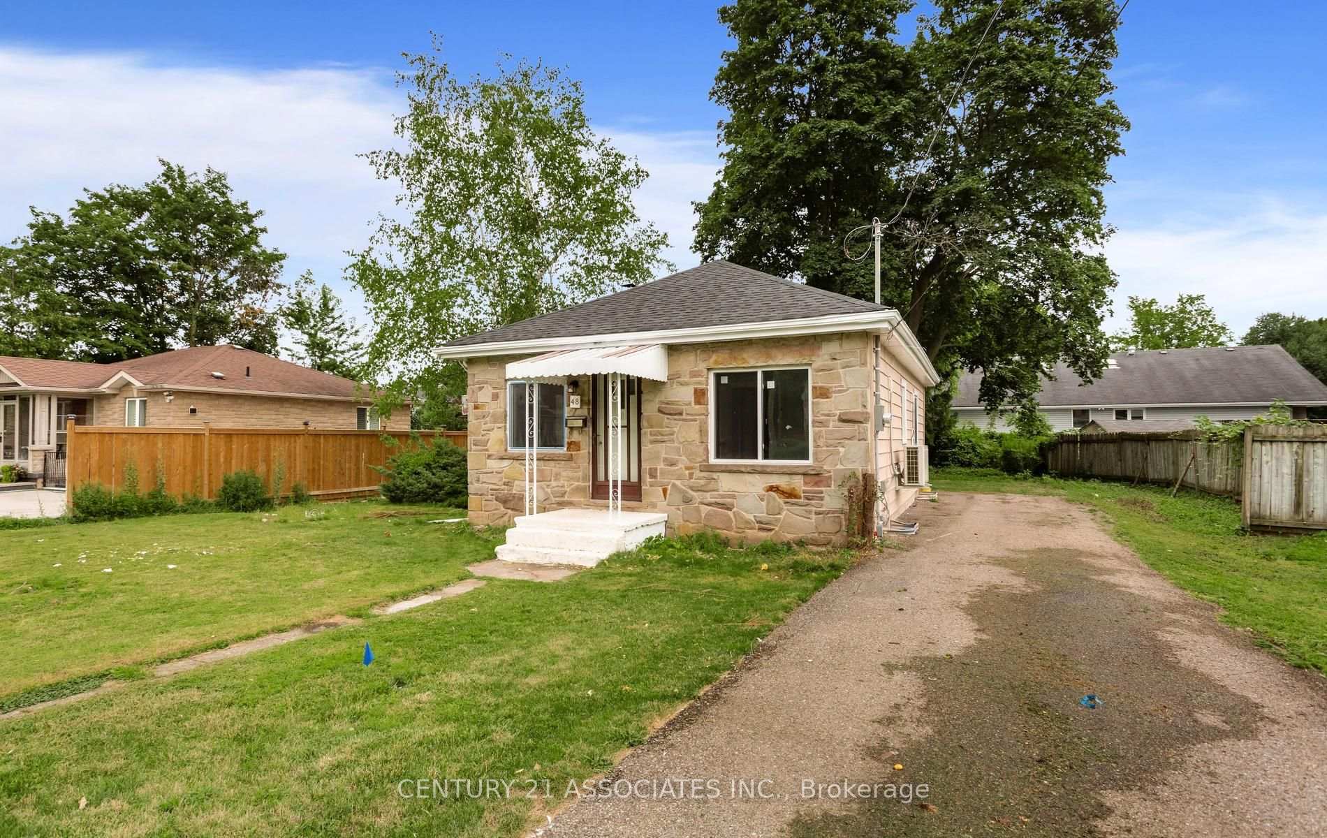 Photo 3 of 48 King Street, Halton Hills, Georgetown — HOMEH