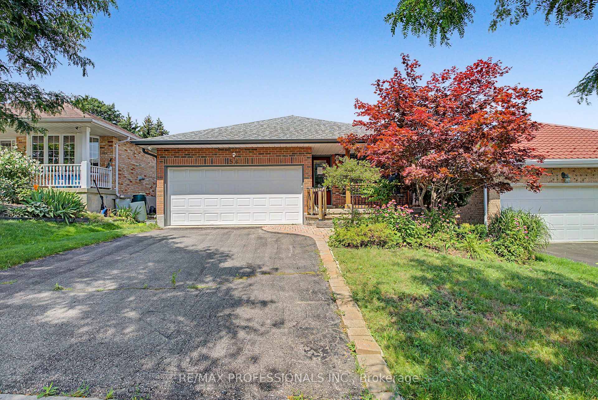 Photo 2 of 576 Thorndale Drive, Waterloo, Westvale — HOMEH