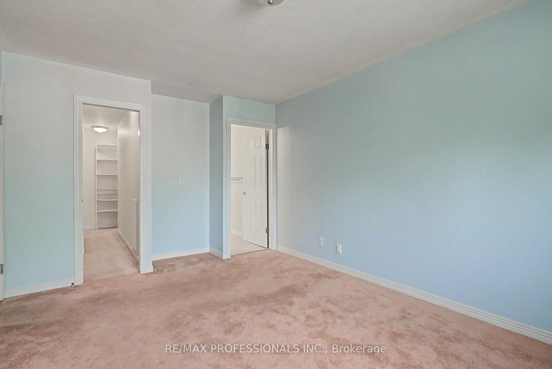 Photo 17 of 576 Thorndale Drive, Waterloo, Westvale — HOMEH