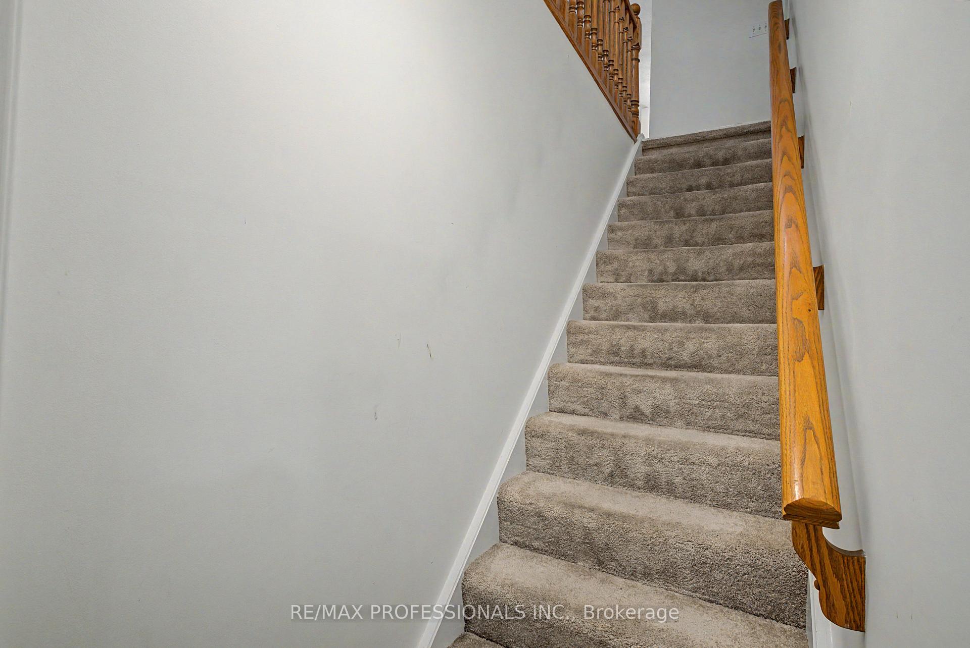 Photo 19 of 576 Thorndale Drive, Waterloo, Westvale — HOMEH