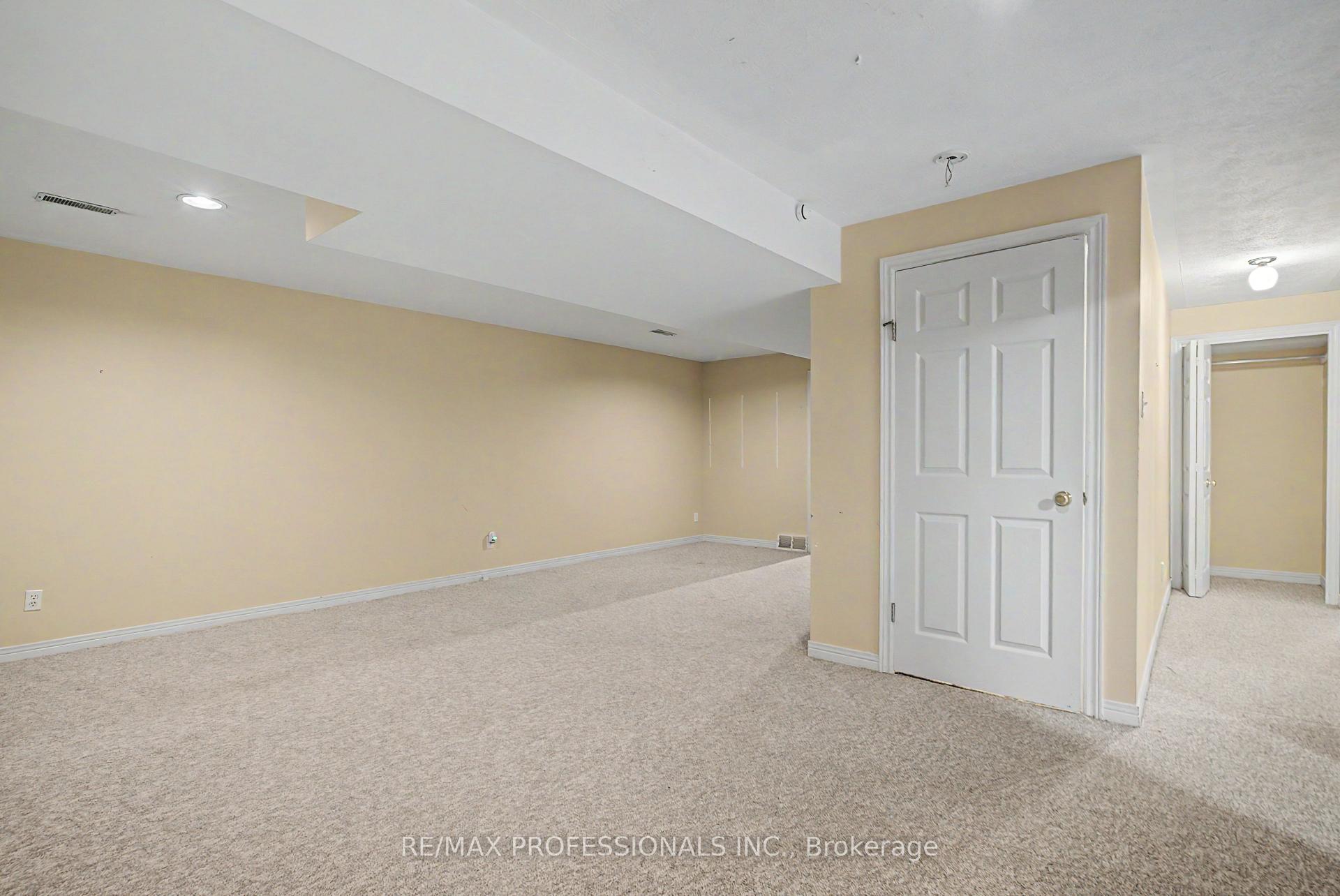 Photo 20 of 576 Thorndale Drive, Waterloo, Westvale — HOMEH