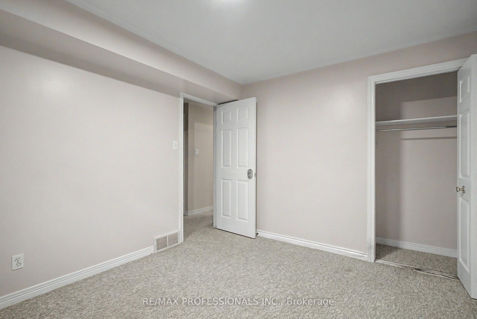 Photo 25 of 576 Thorndale Drive, Waterloo, Westvale — HOMEH