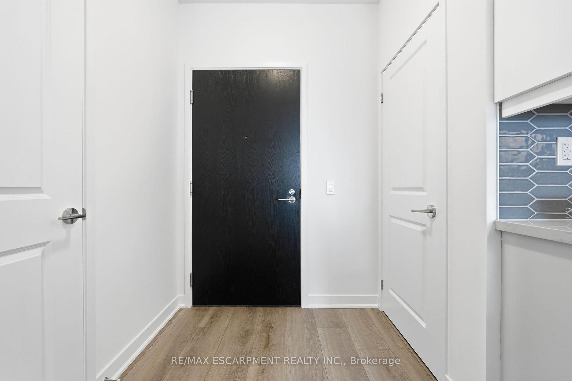 Photo 9 of Unit 1804, 2007 James Street, Burlington, Brant — HOMEH