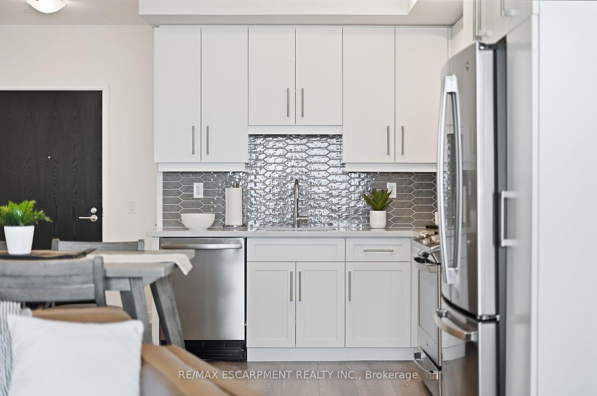 Photo 11 of Unit 1804, 2007 James Street, Burlington, Brant — HOMEH