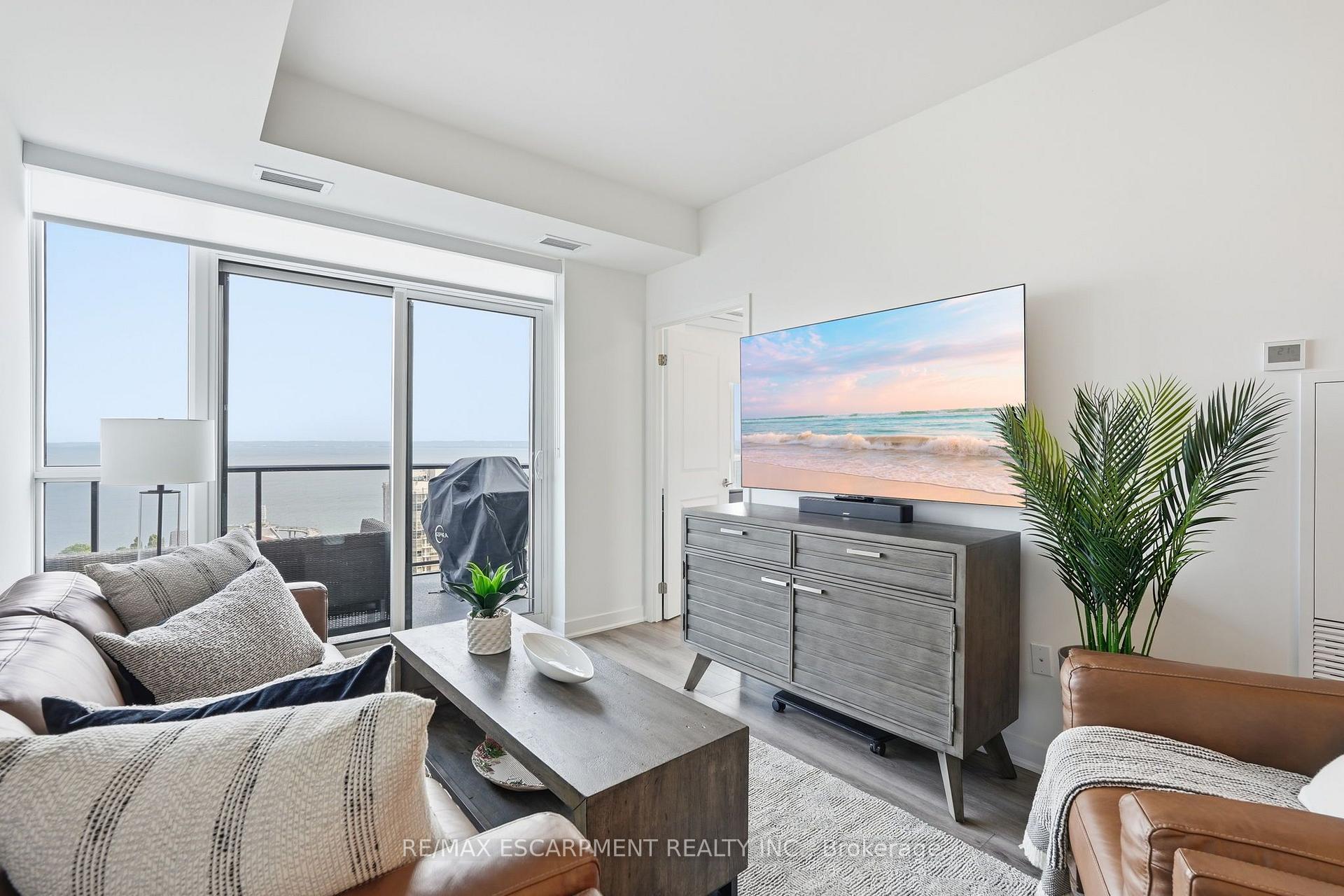 Photo 16 of Unit 1804, 2007 James Street, Burlington, Brant — HOMEH