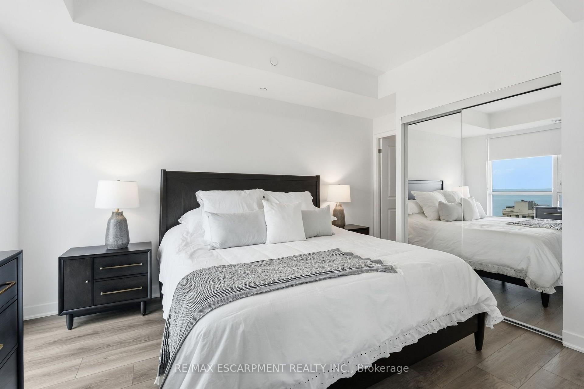 Photo 18 of Unit 1804, 2007 James Street, Burlington, Brant — HOMEH