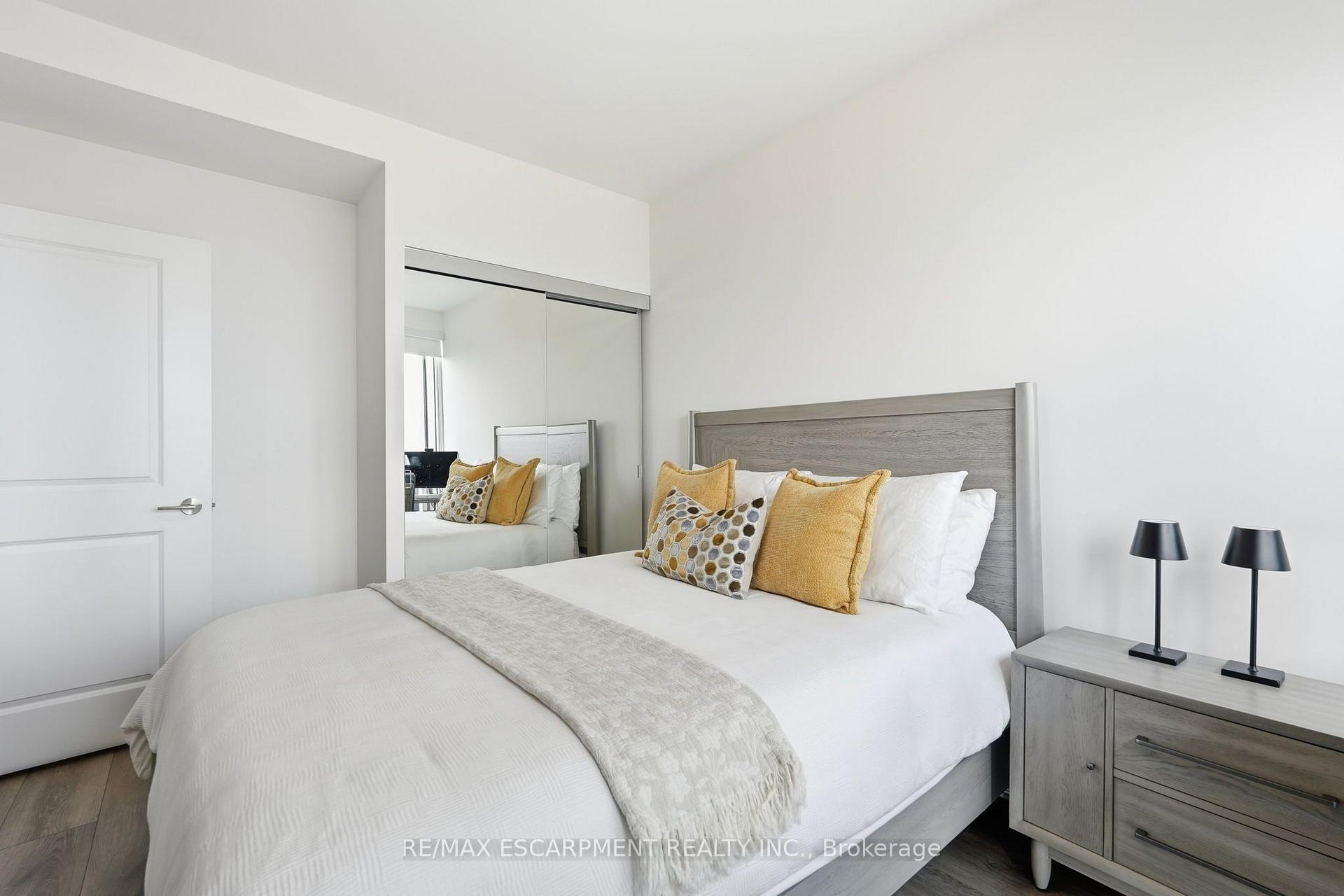 Photo 26 of Unit 1804, 2007 James Street, Burlington, Brant — HOMEH