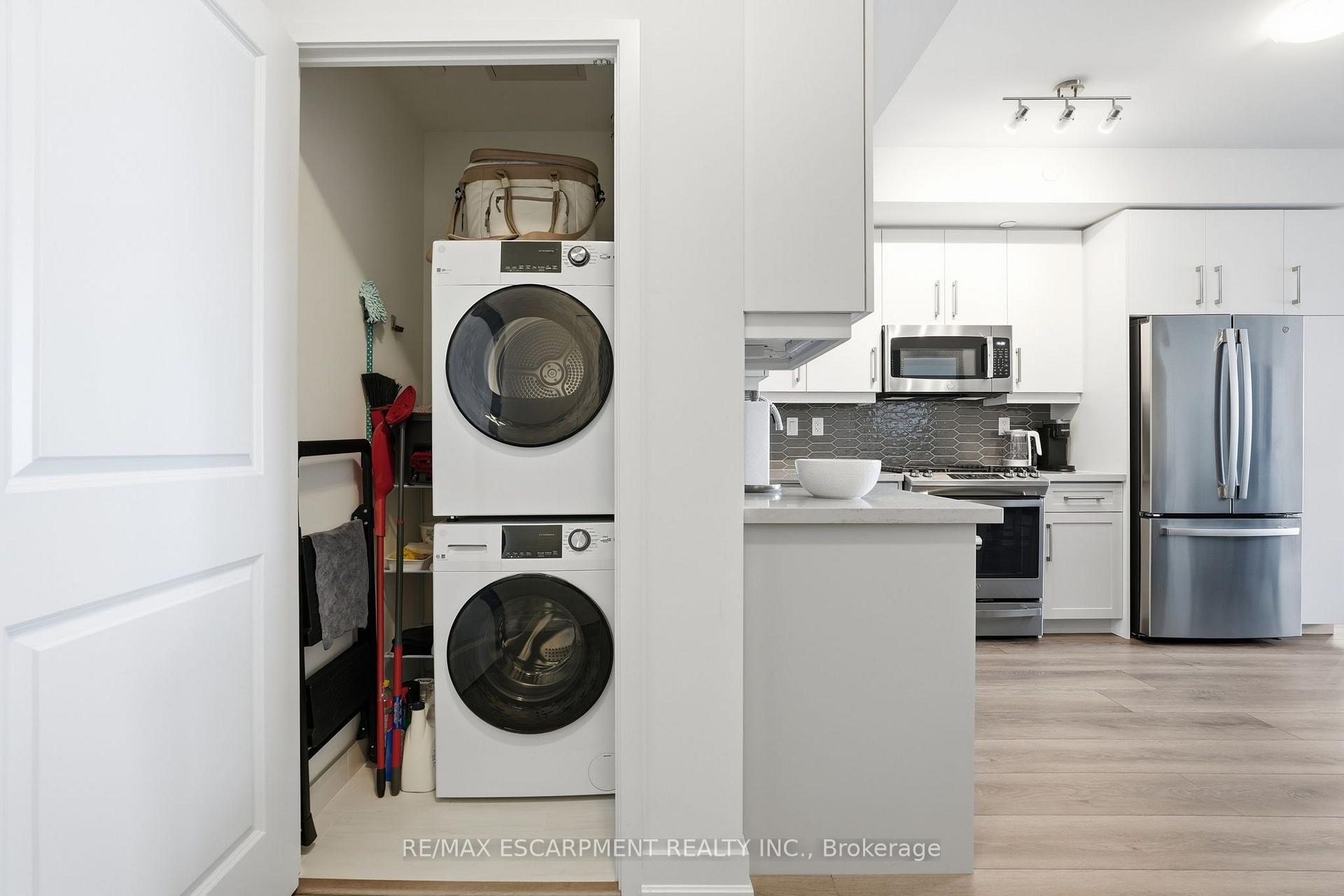 Photo 29 of Unit 1804, 2007 James Street, Burlington, Brant — HOMEH
