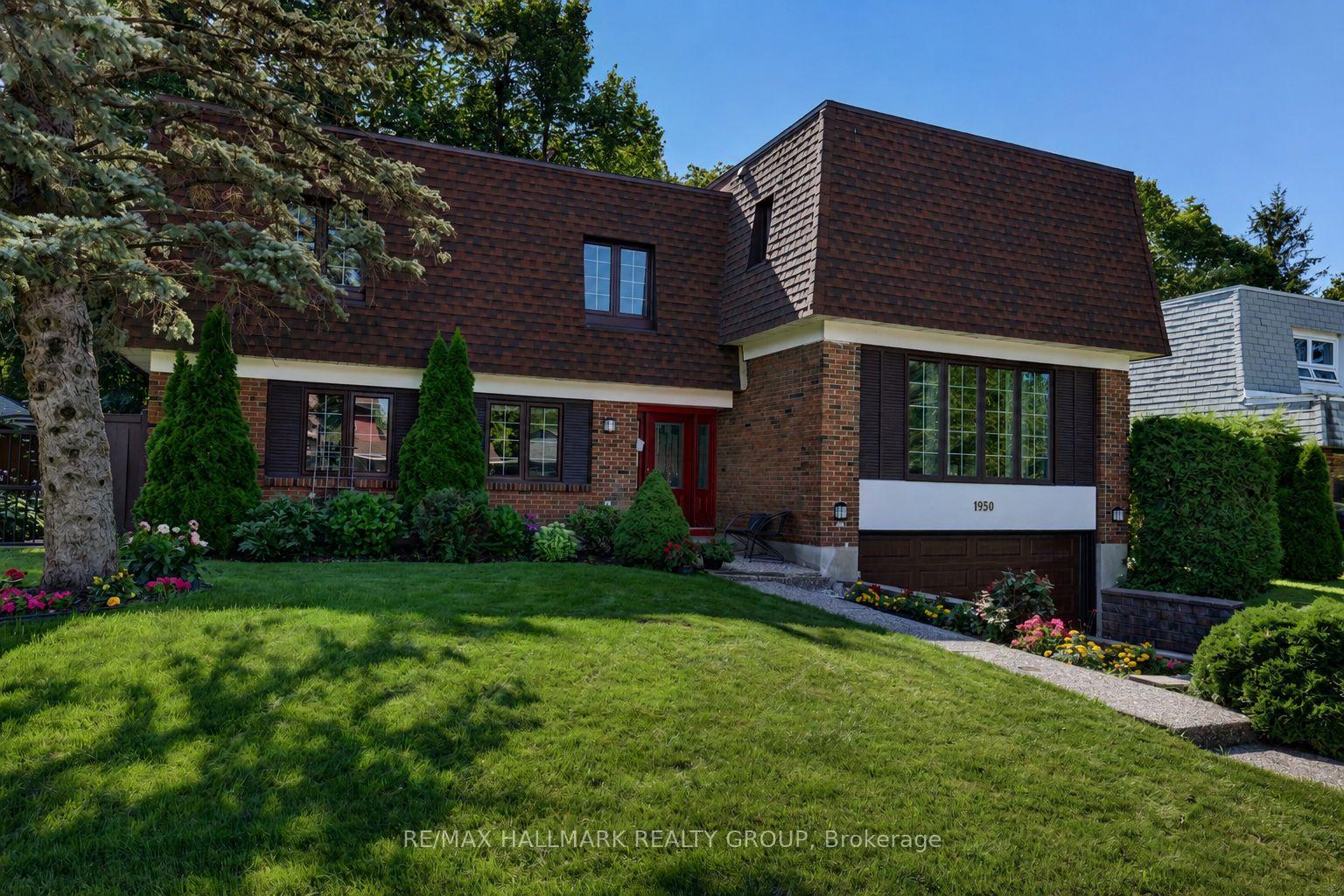 Photo 2 of 1950 Ludgate Crescent, Ottawa, Beaconwood — HOMEH