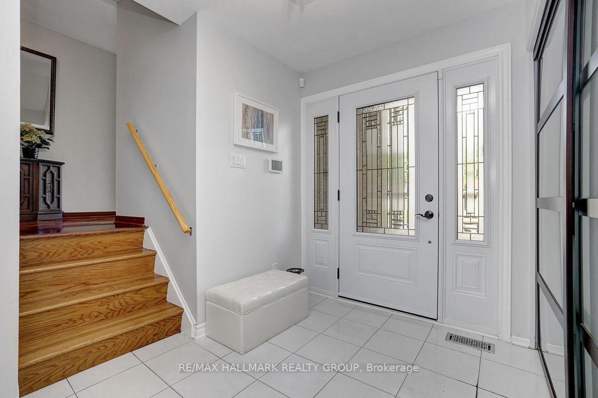 Photo 3 of 1950 Ludgate Crescent, Ottawa, Beaconwood — HOMEH