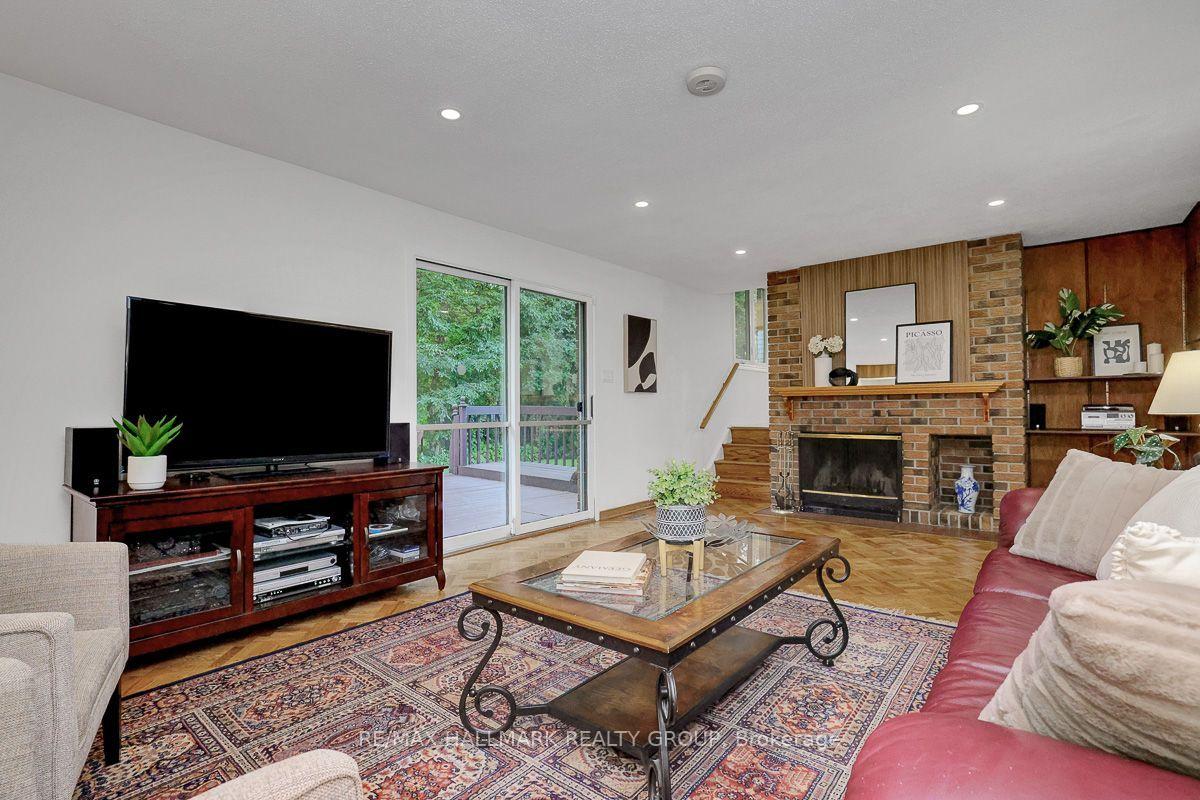 Photo 7 of 1950 Ludgate Crescent, Ottawa, Beaconwood — HOMEH