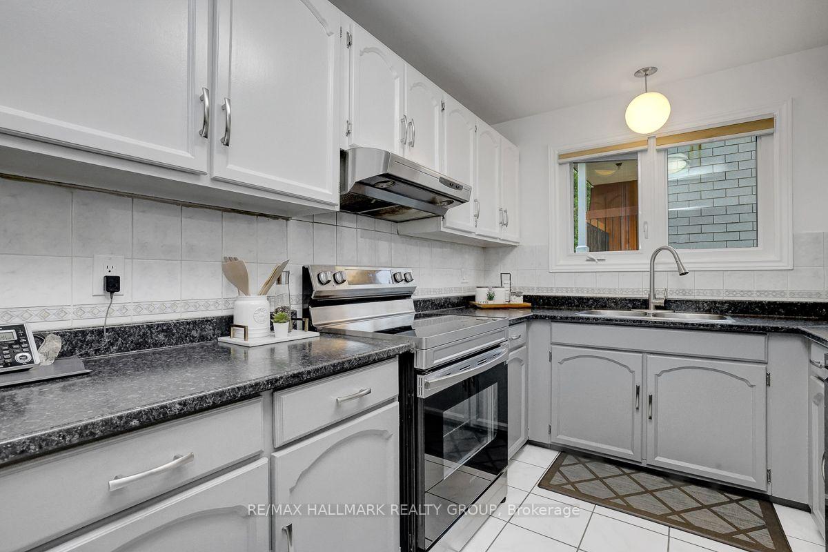 Photo 22 of 1950 Ludgate Crescent, Ottawa, Beaconwood — HOMEH
