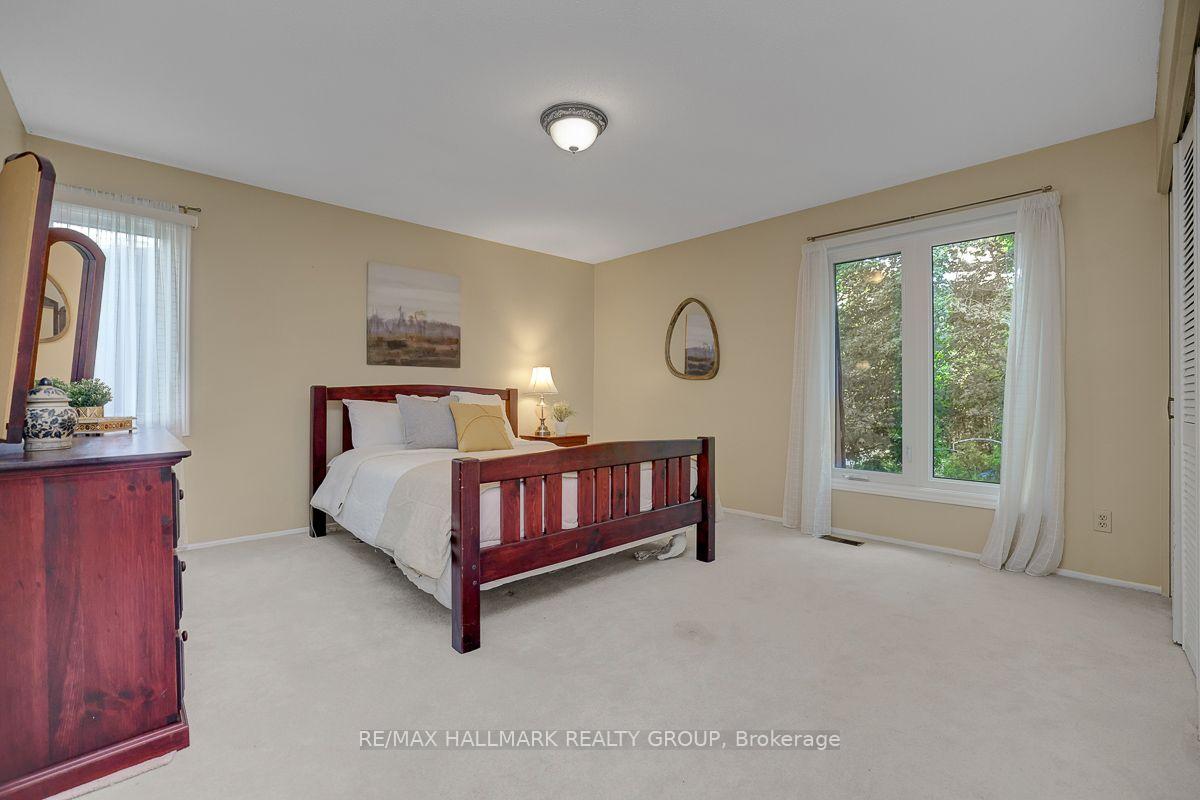 Photo 30 of 1950 Ludgate Crescent, Ottawa, Beaconwood — HOMEH