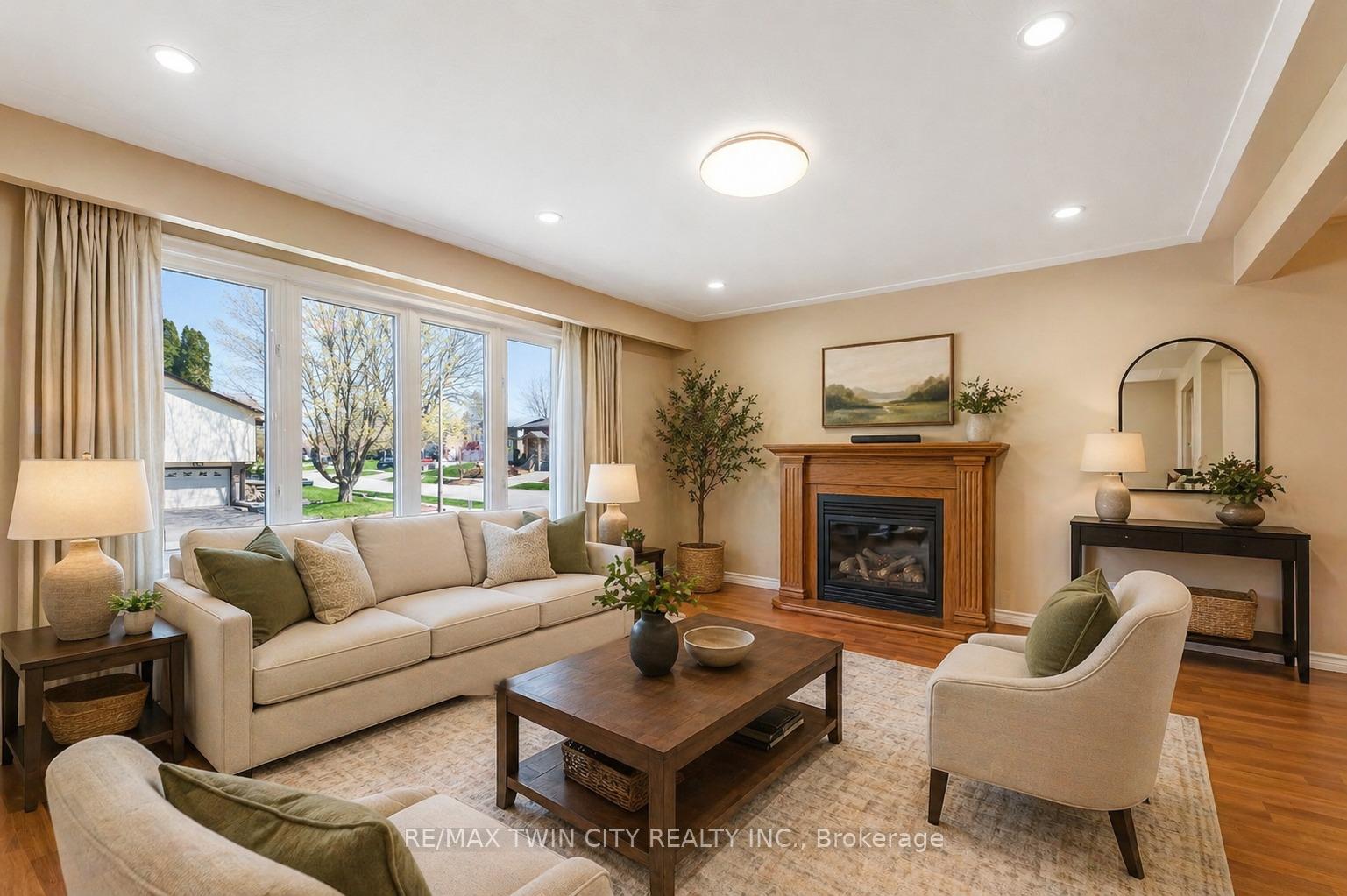 Photo 28 of 402 Lakeview Drive, Waterloo, Lakeshore Village — HOMEH